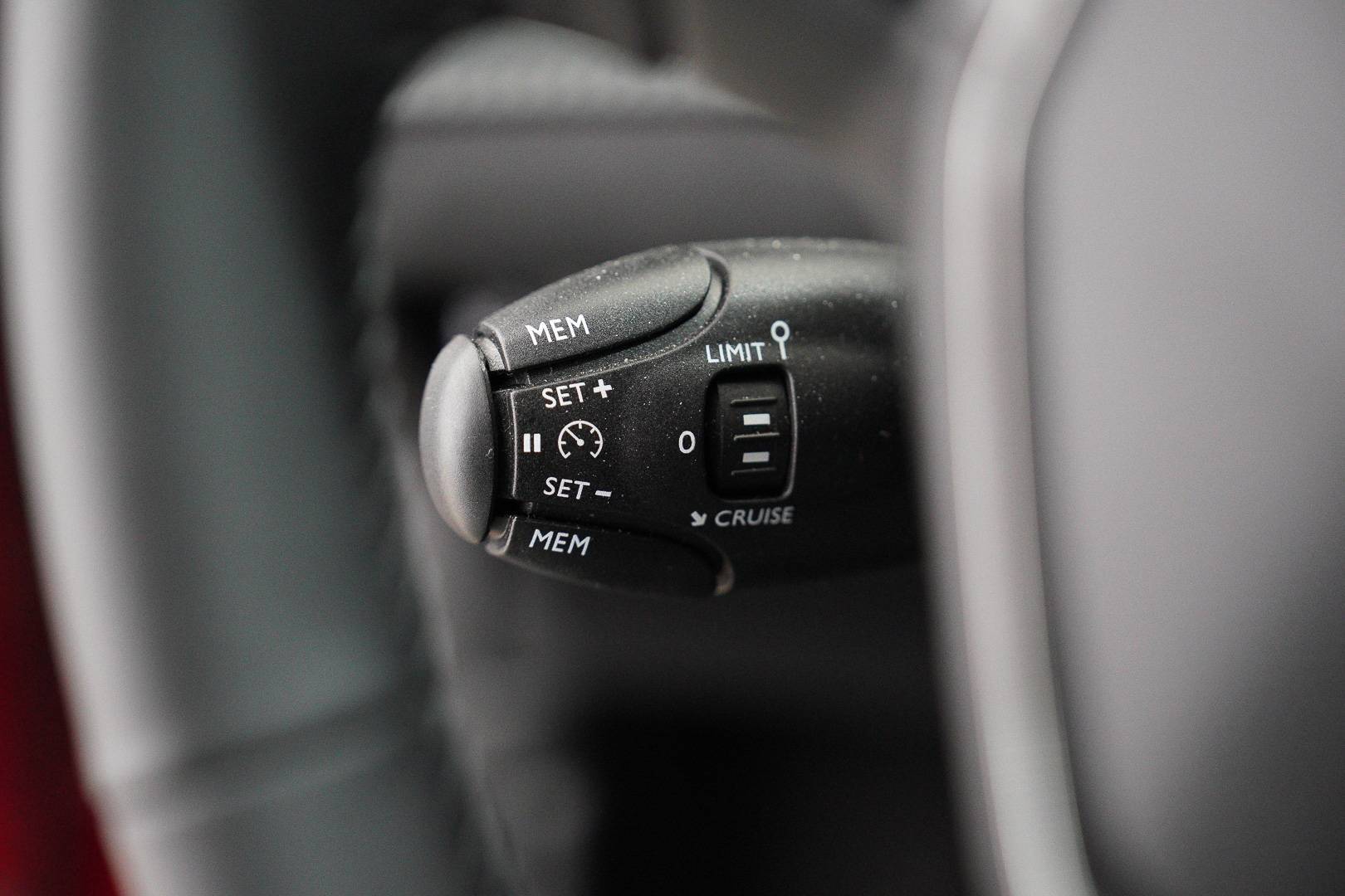PEUGEOT 2008 - Foto 14