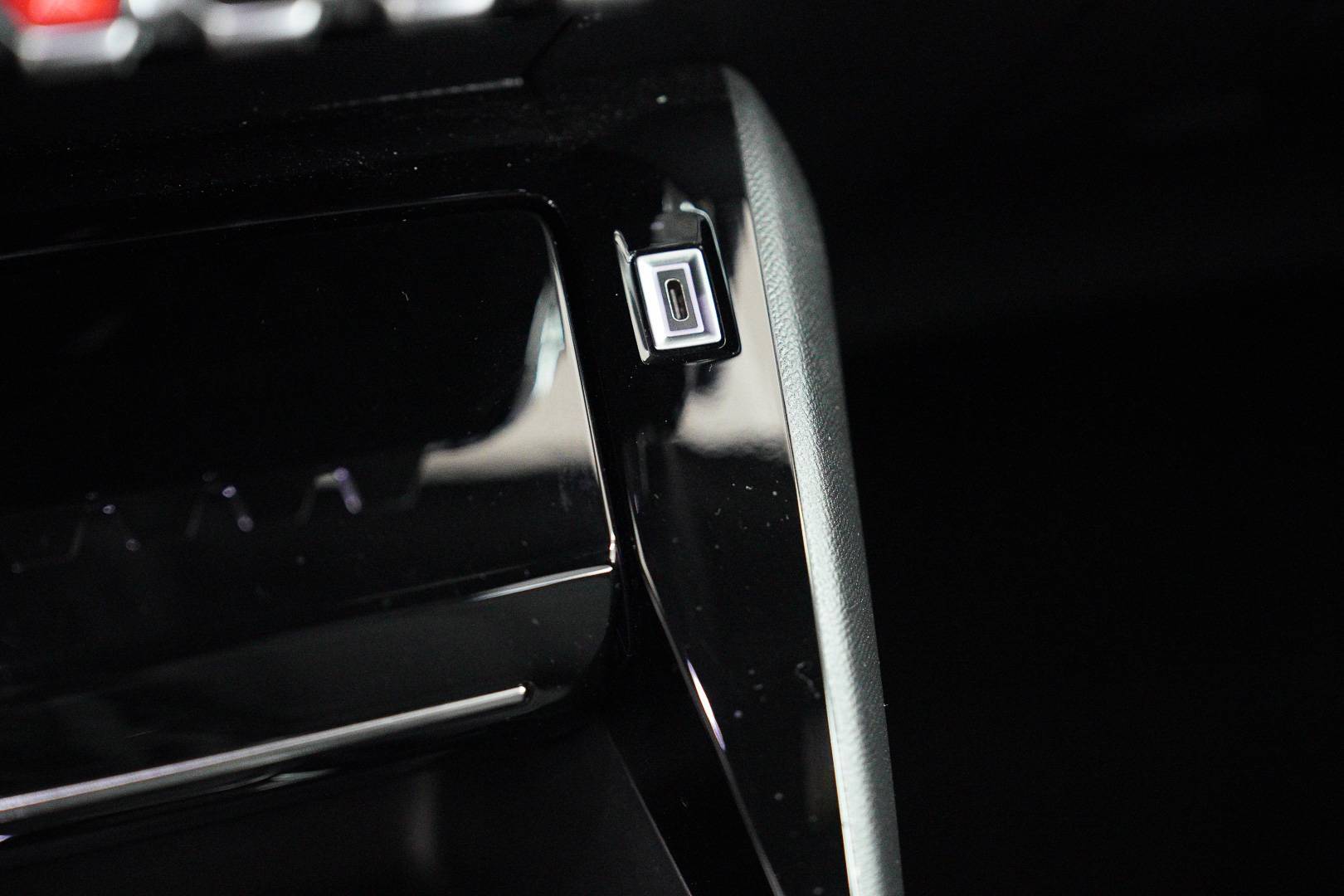 PEUGEOT 2008 - Foto 18