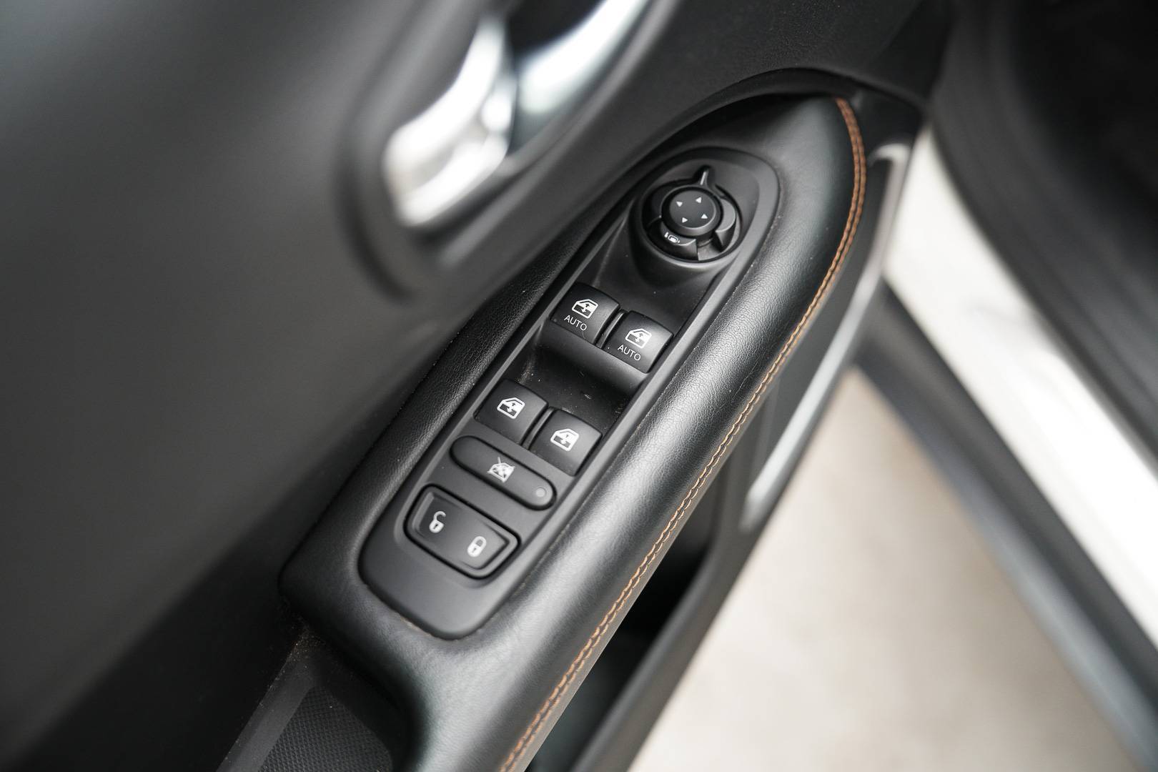 JEEP Compass - Foto 10