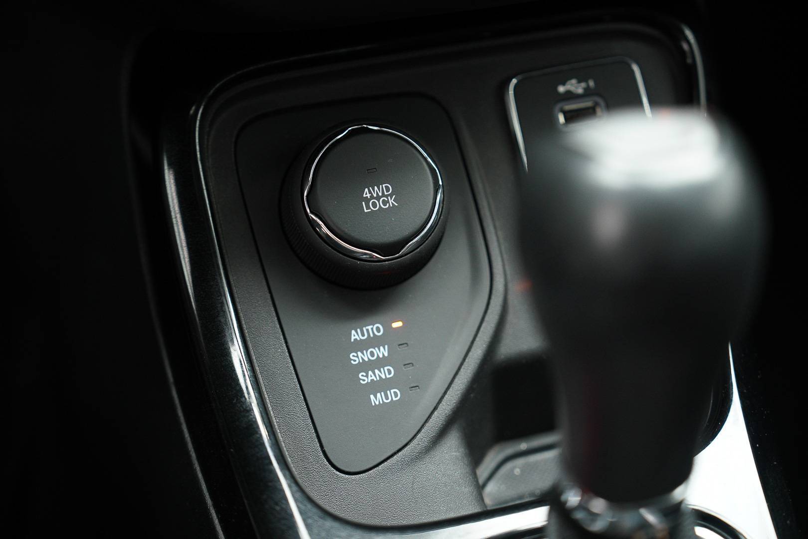 JEEP Compass - Foto 18
