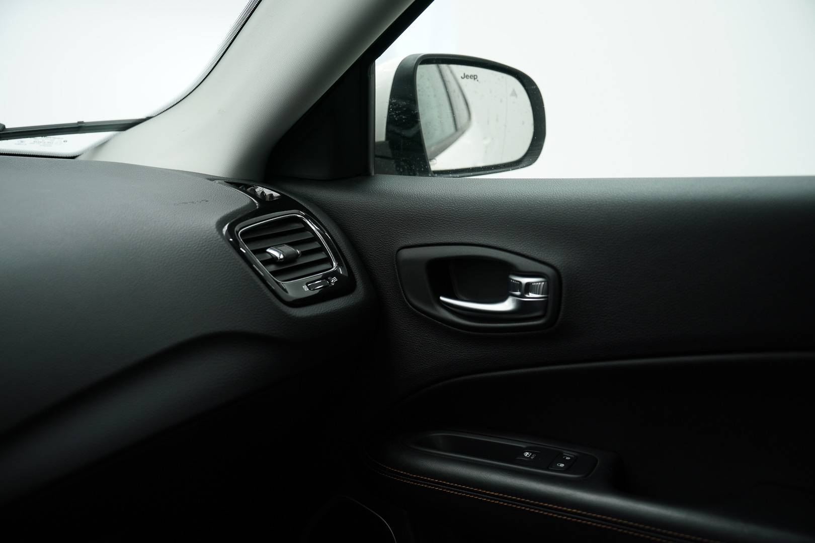JEEP Compass - Foto 21