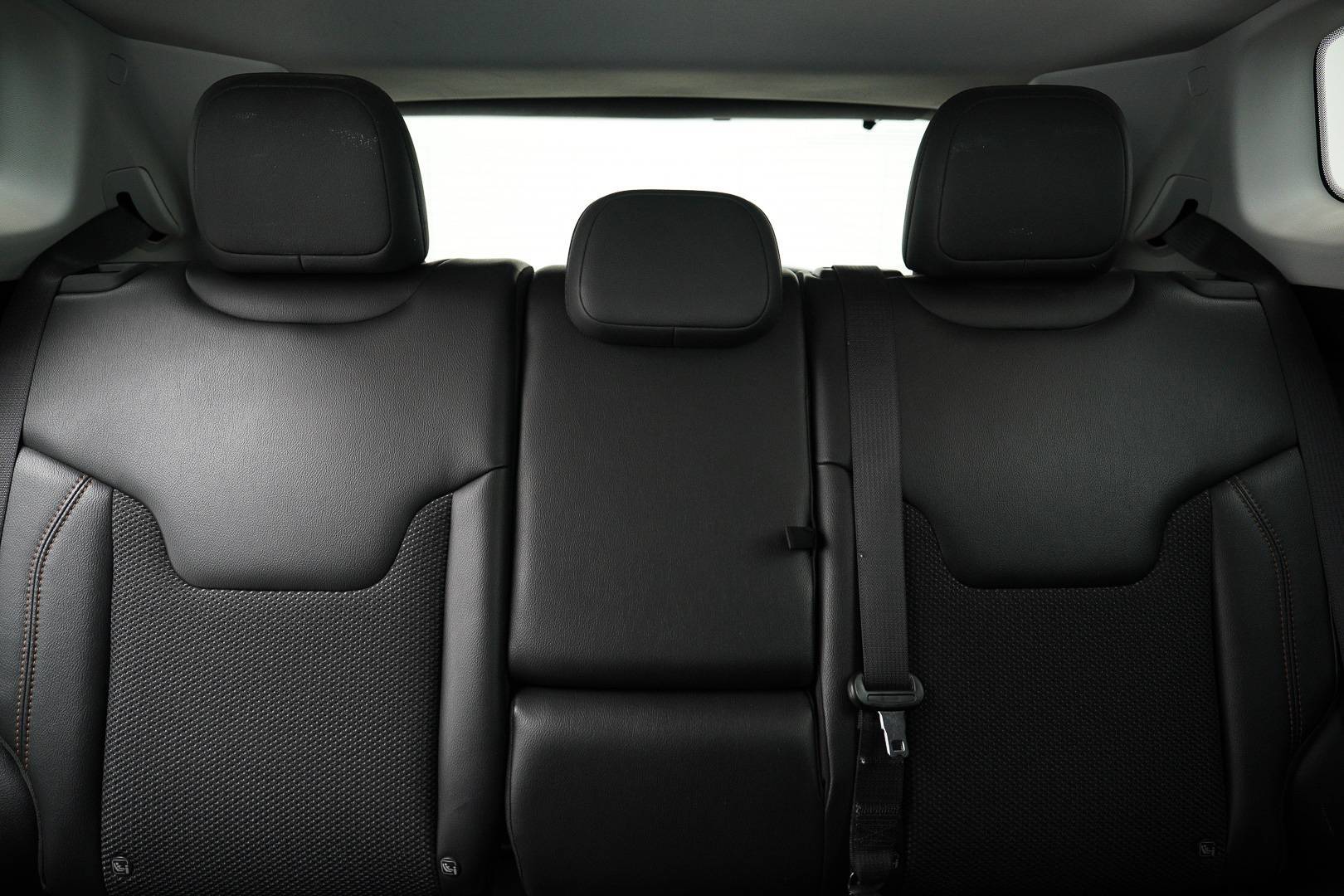 JEEP Compass - Foto 24