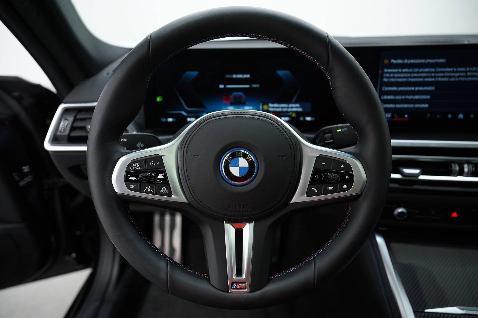 BMW i4 - Foto 12