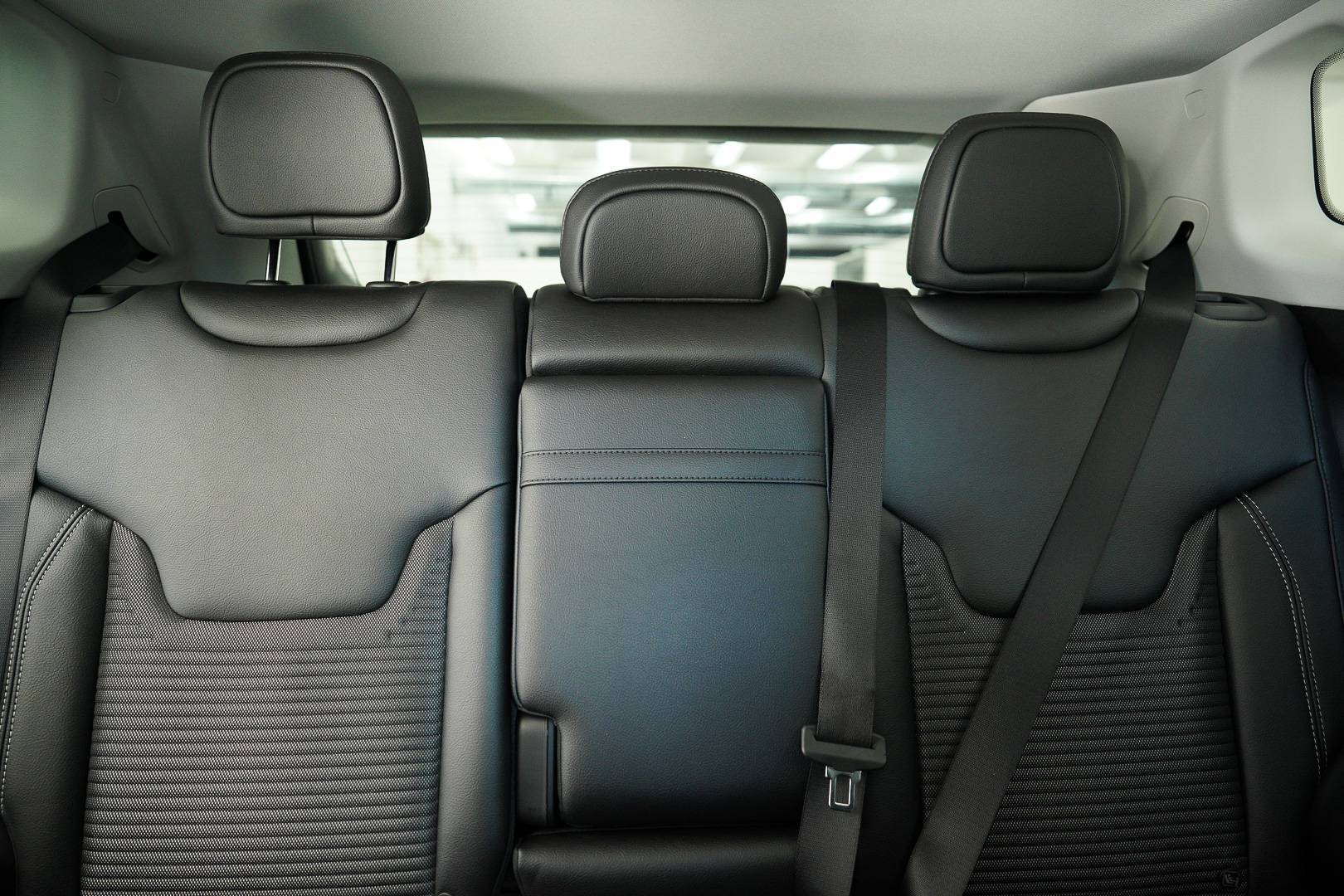 JEEP Compass - Foto 24