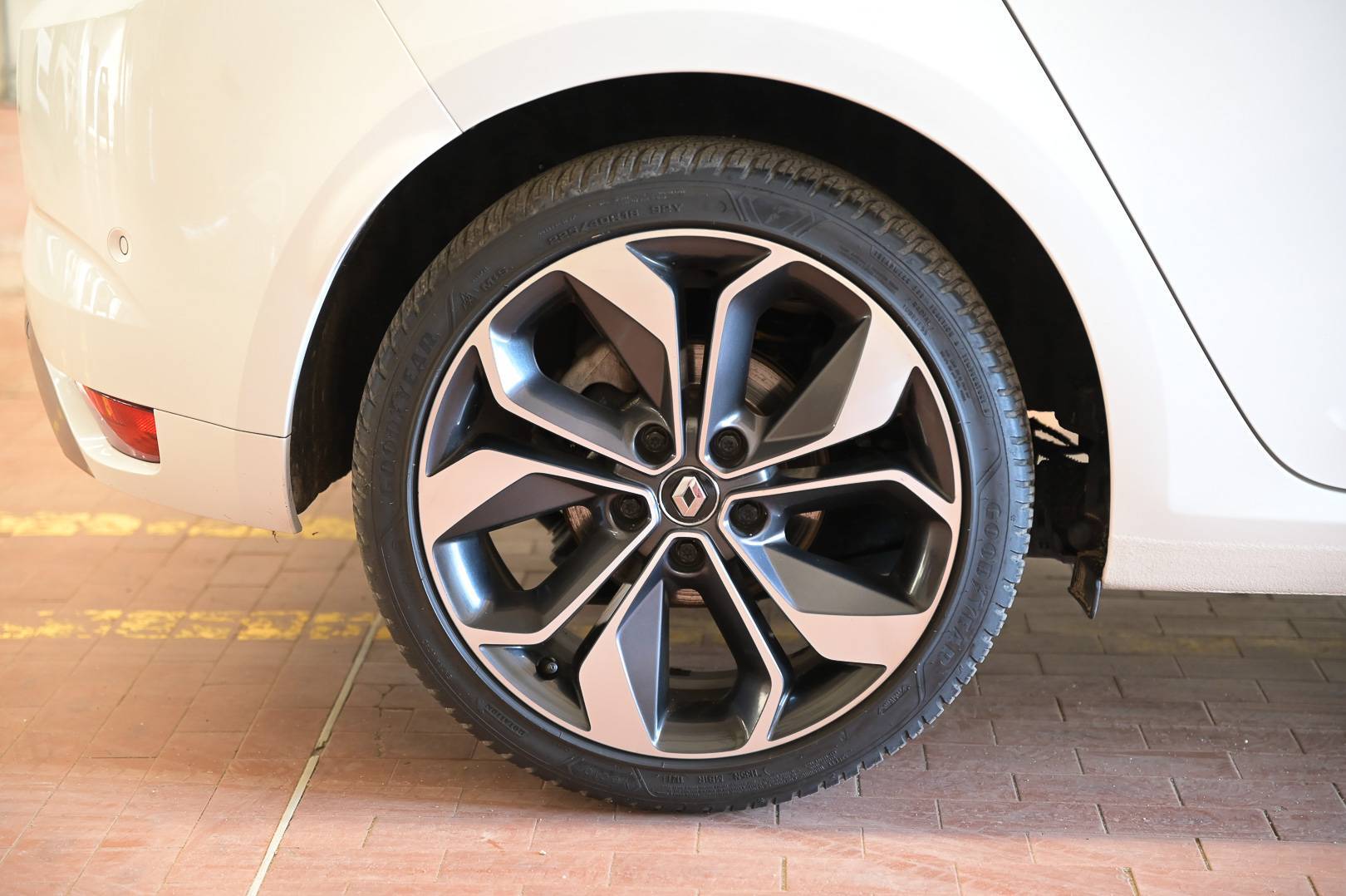 RENAULT Megane - Foto 7