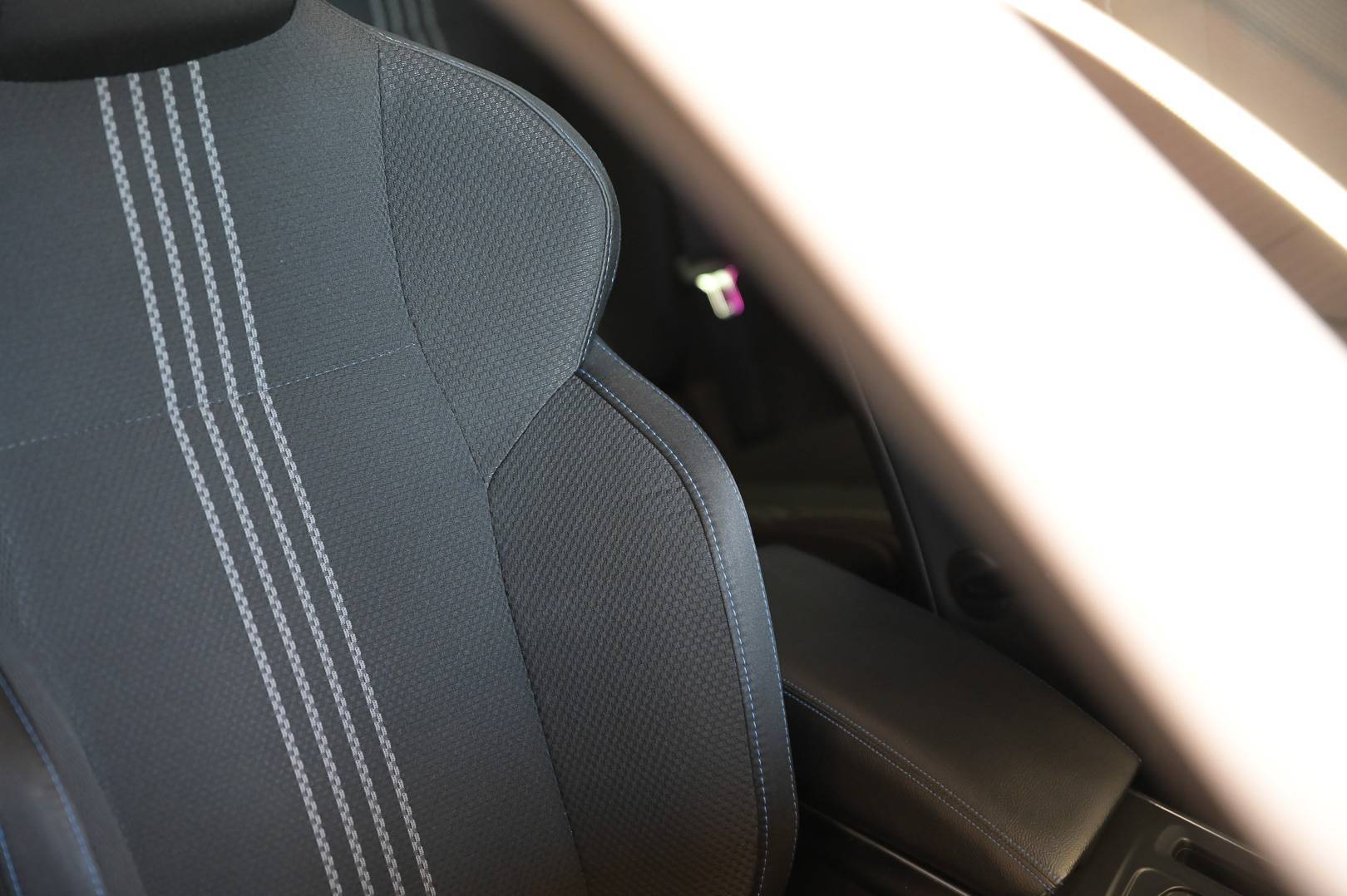 RENAULT Megane - Foto 23