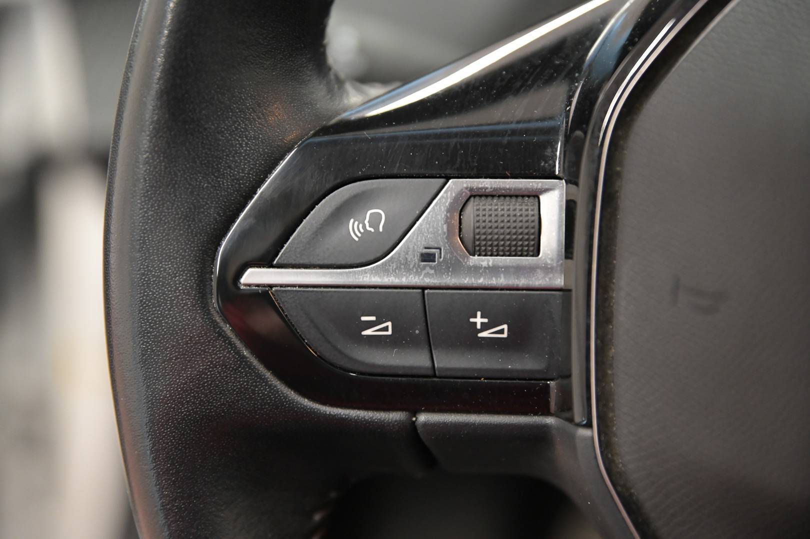 PEUGEOT 2008 - Foto 14
