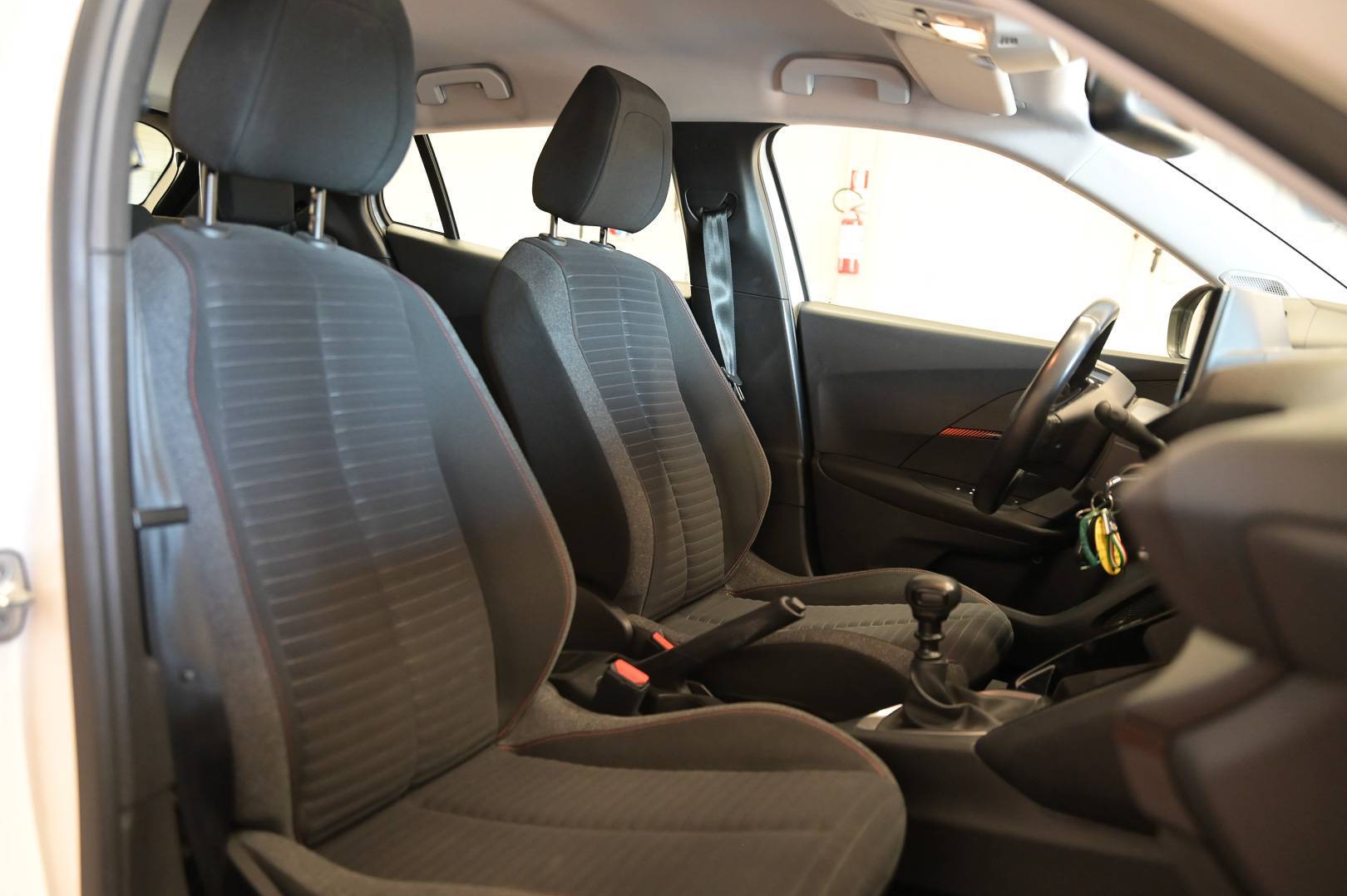 PEUGEOT 2008 - Foto 23