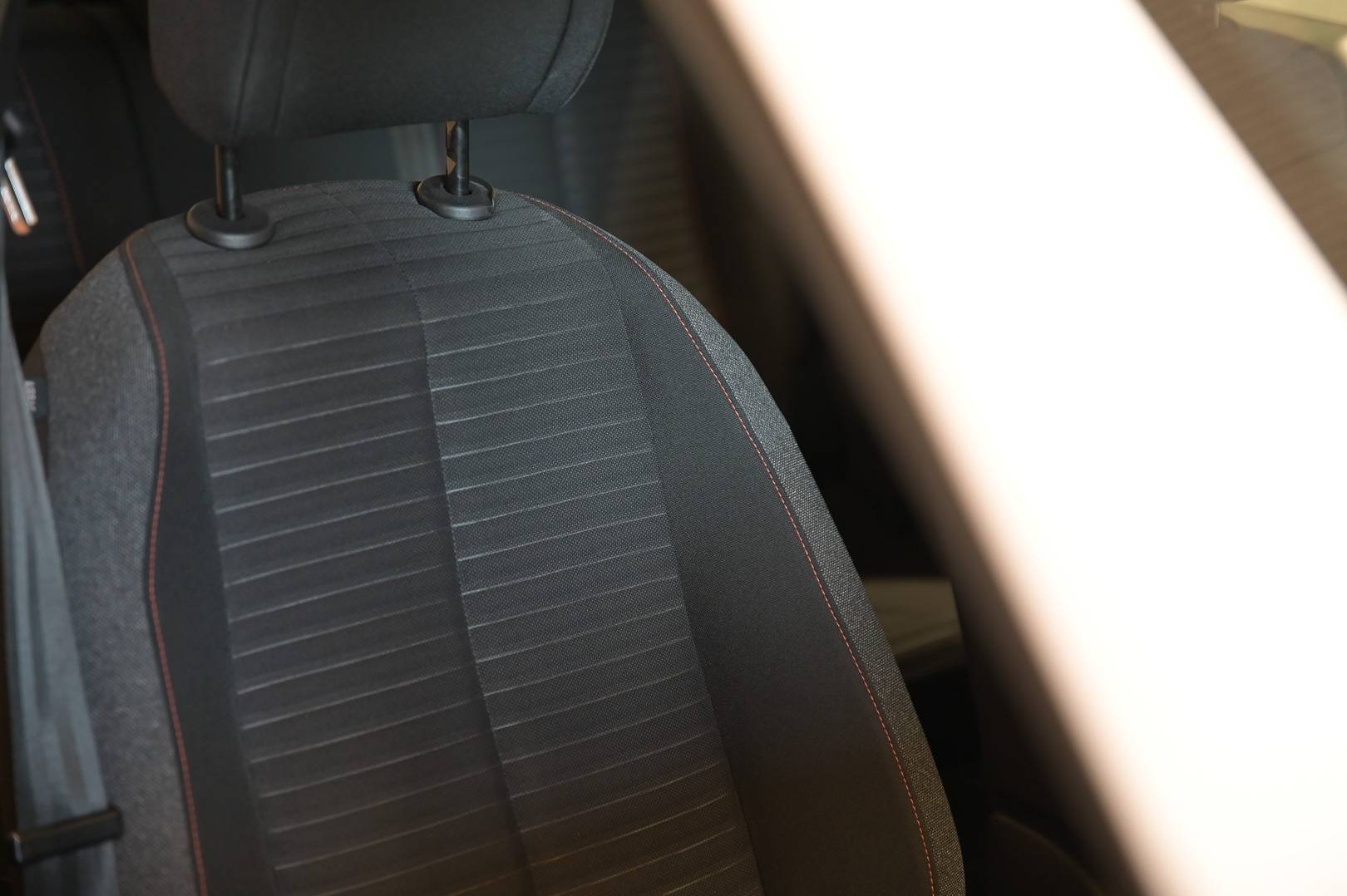 PEUGEOT 2008 - Foto 24