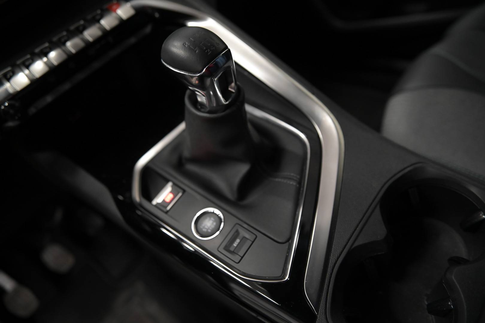 PEUGEOT 3008 - Foto 18