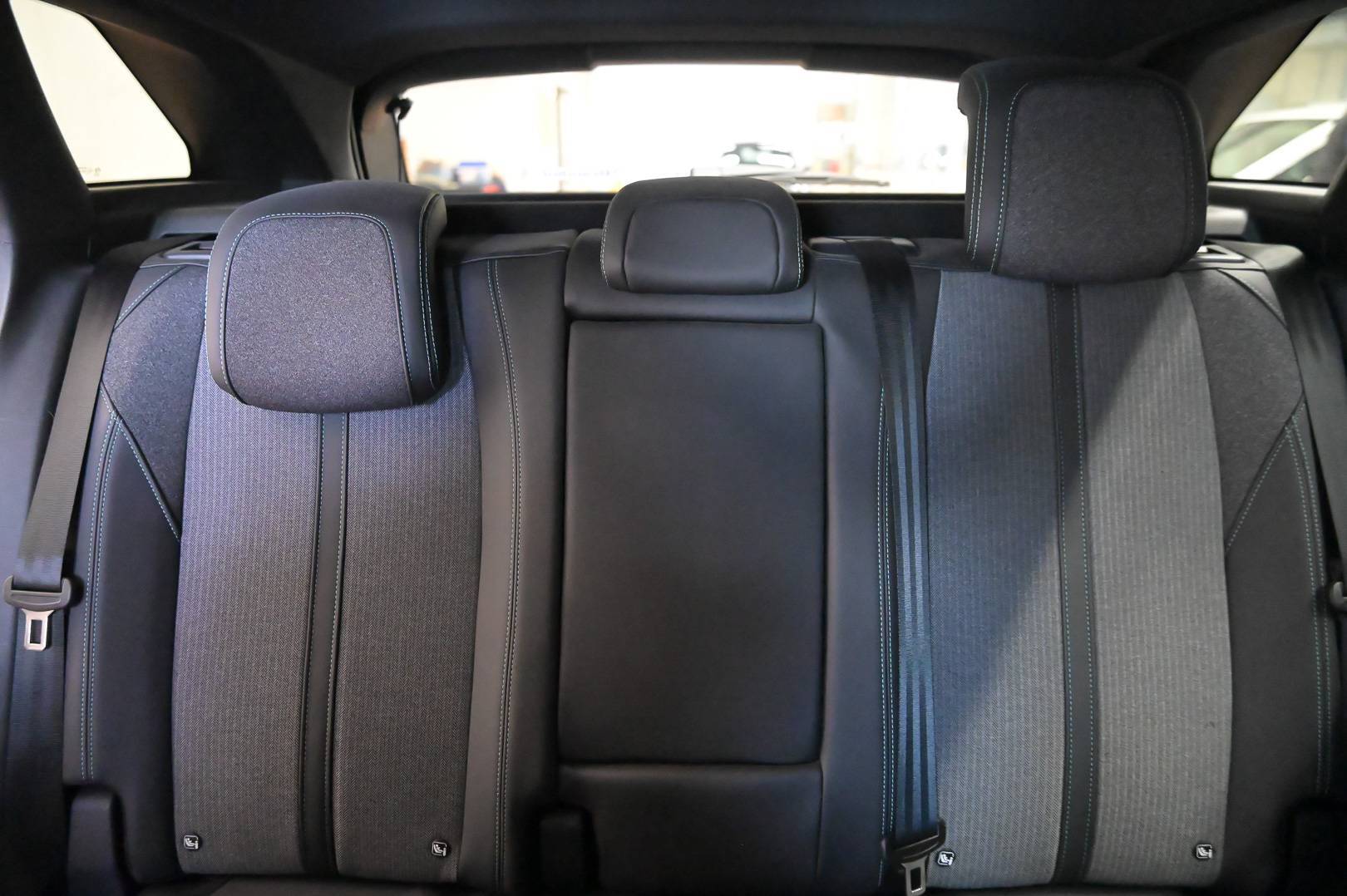 PEUGEOT 3008 - Foto 24