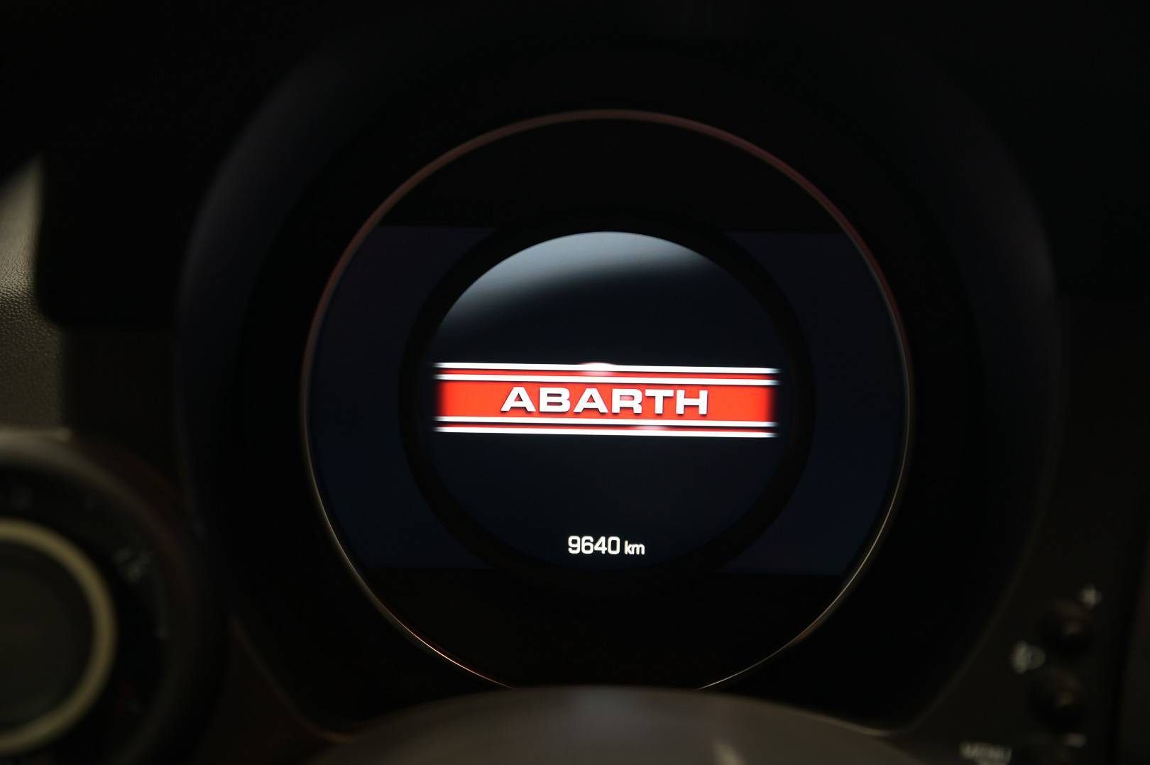 ABARTH 695C - Foto 11