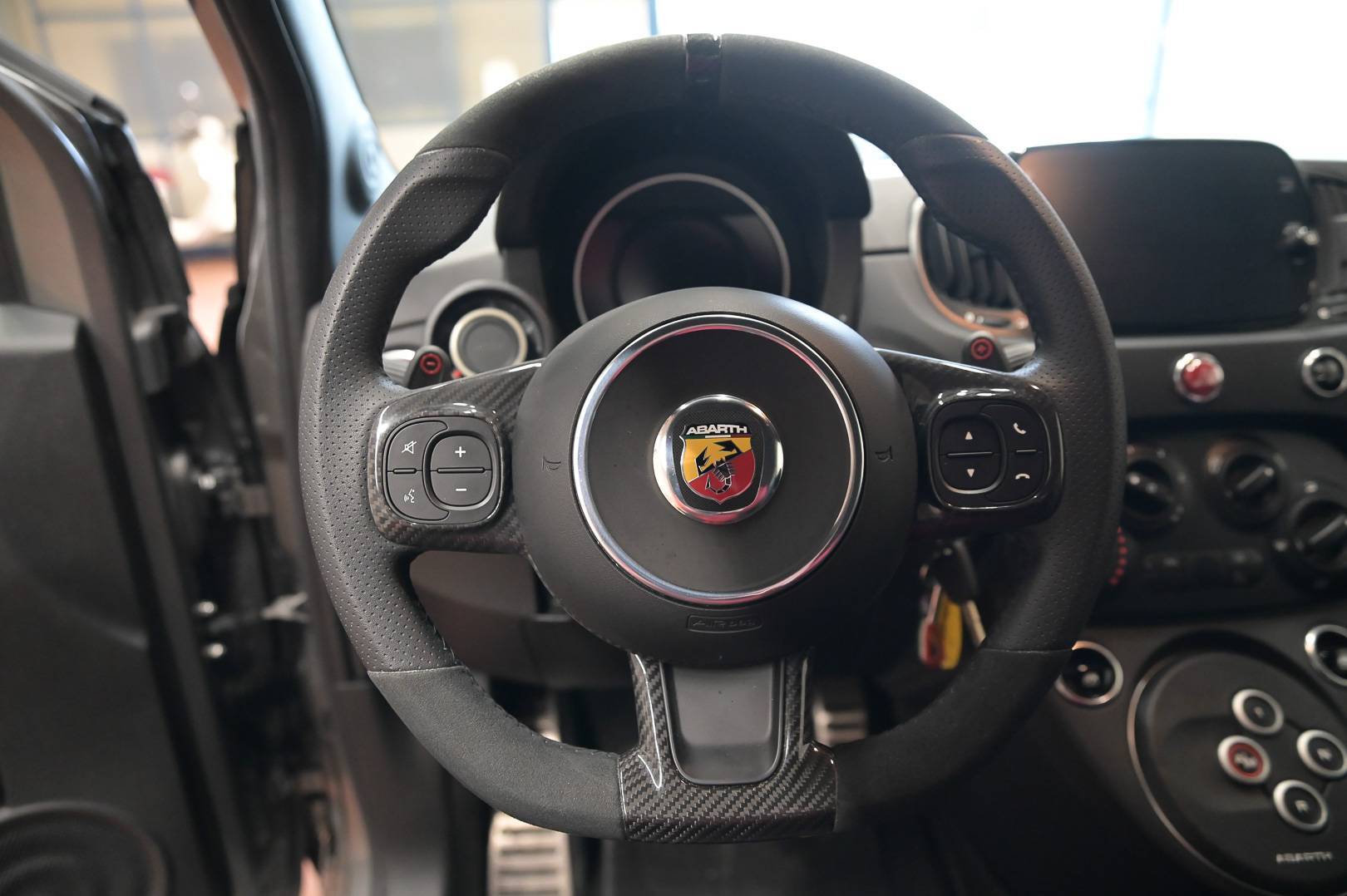 ABARTH 695C - Foto 13