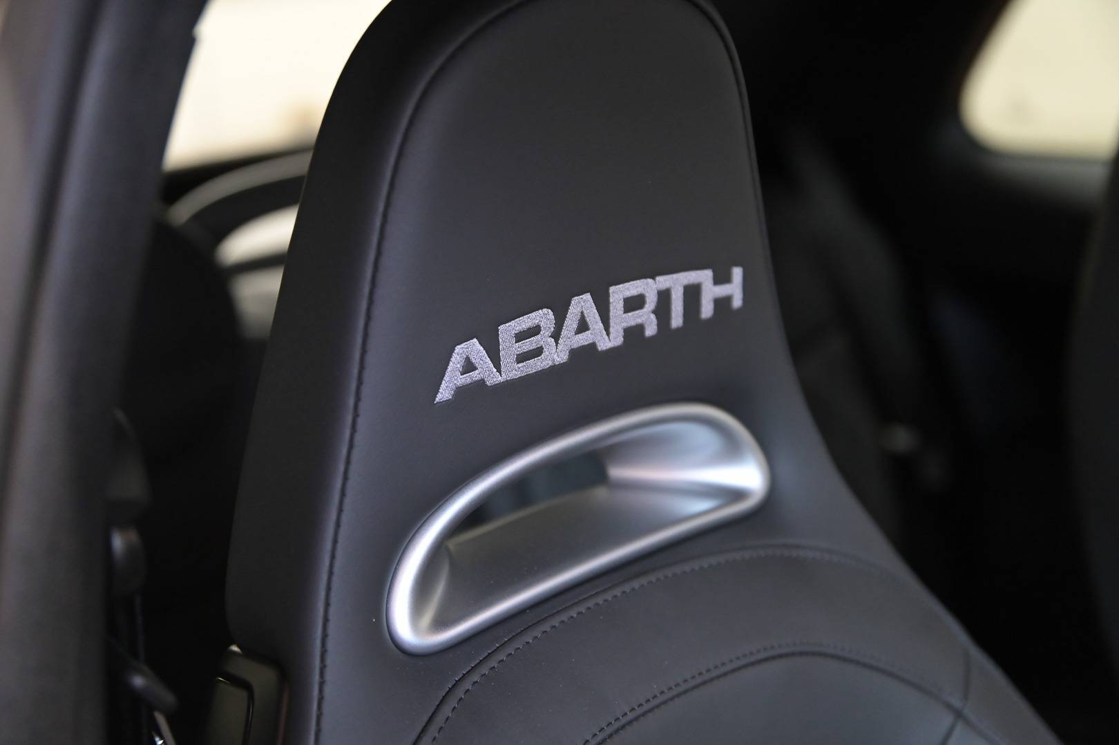 ABARTH 695C - Foto 27