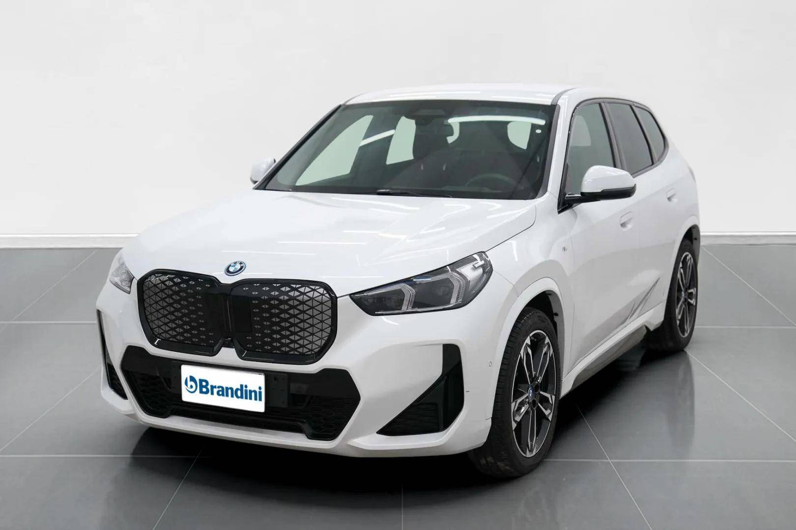 BMW iX1 - Foto 1