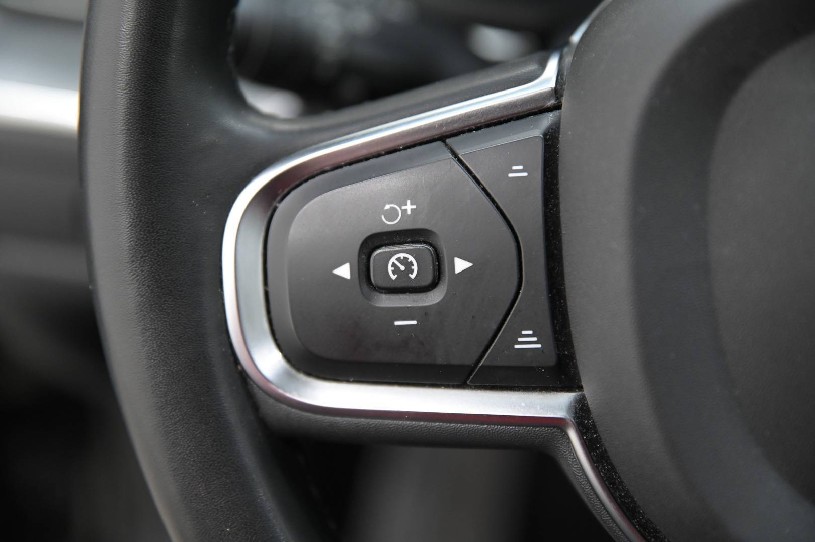 VOLVO XC60 - Foto 16