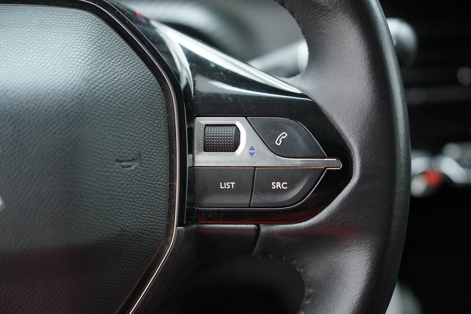 PEUGEOT 208 - Foto 13