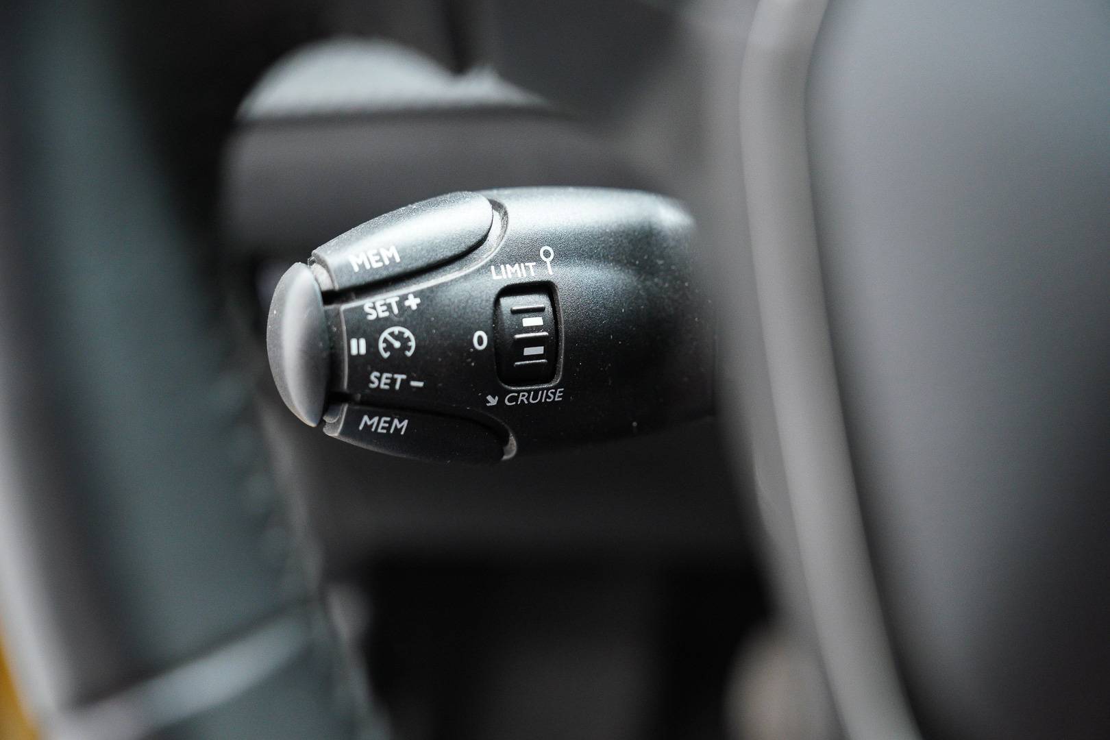 PEUGEOT 208 - Foto 14