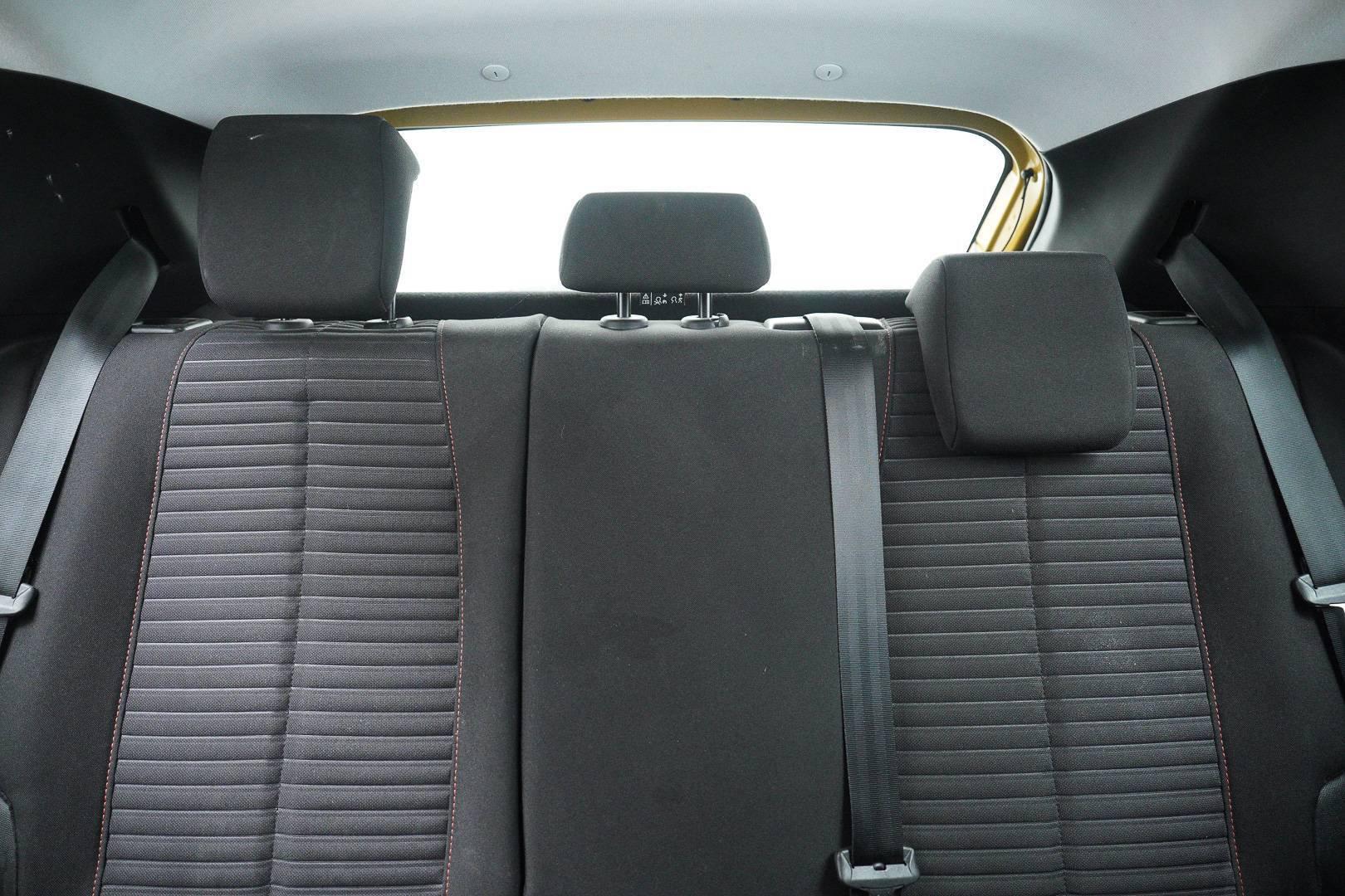 PEUGEOT 208 - Foto 23