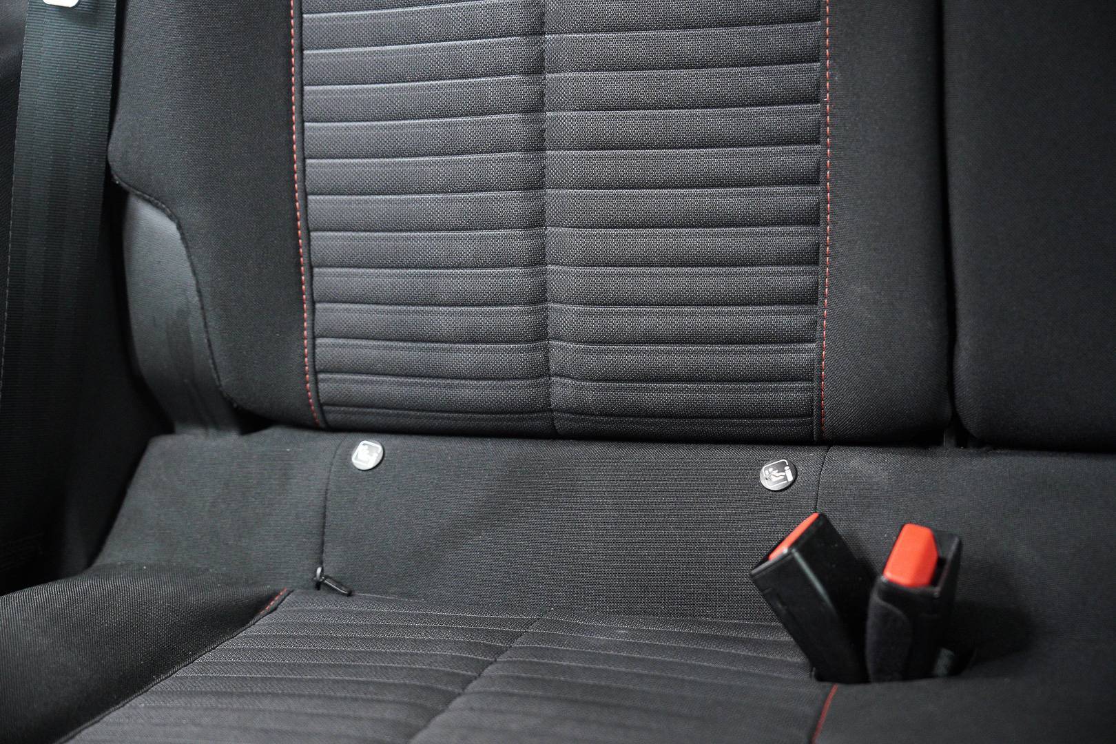 PEUGEOT 208 - Foto 24