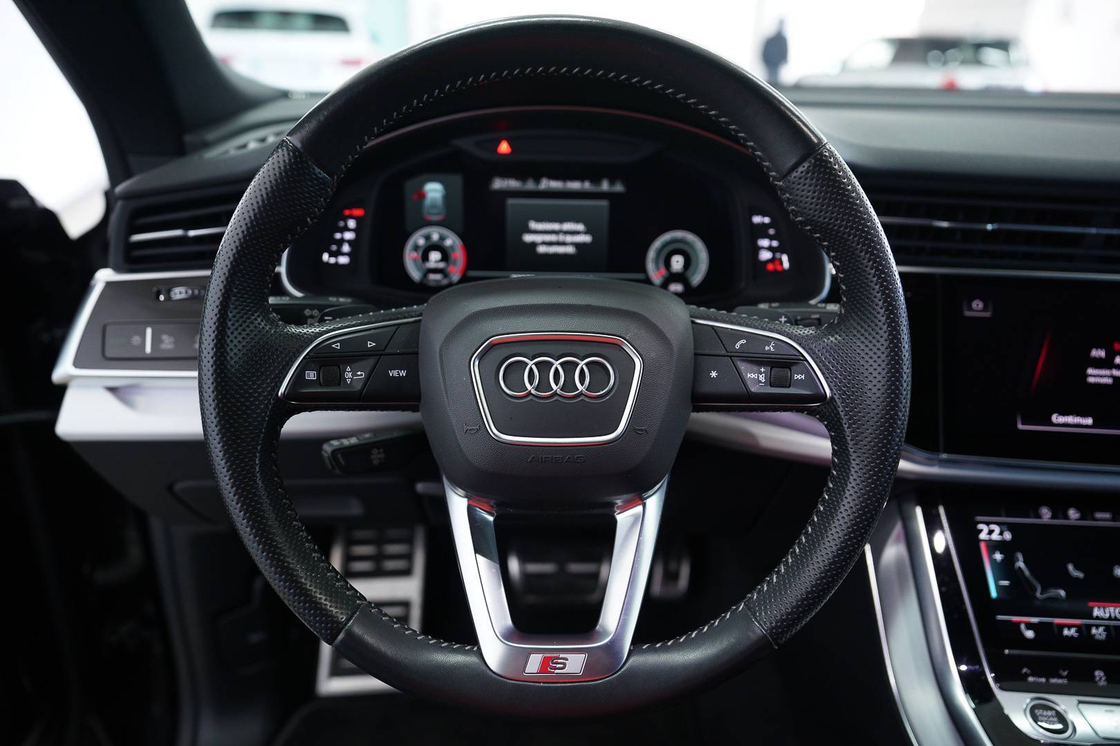 AUDI Q8 - Foto 11