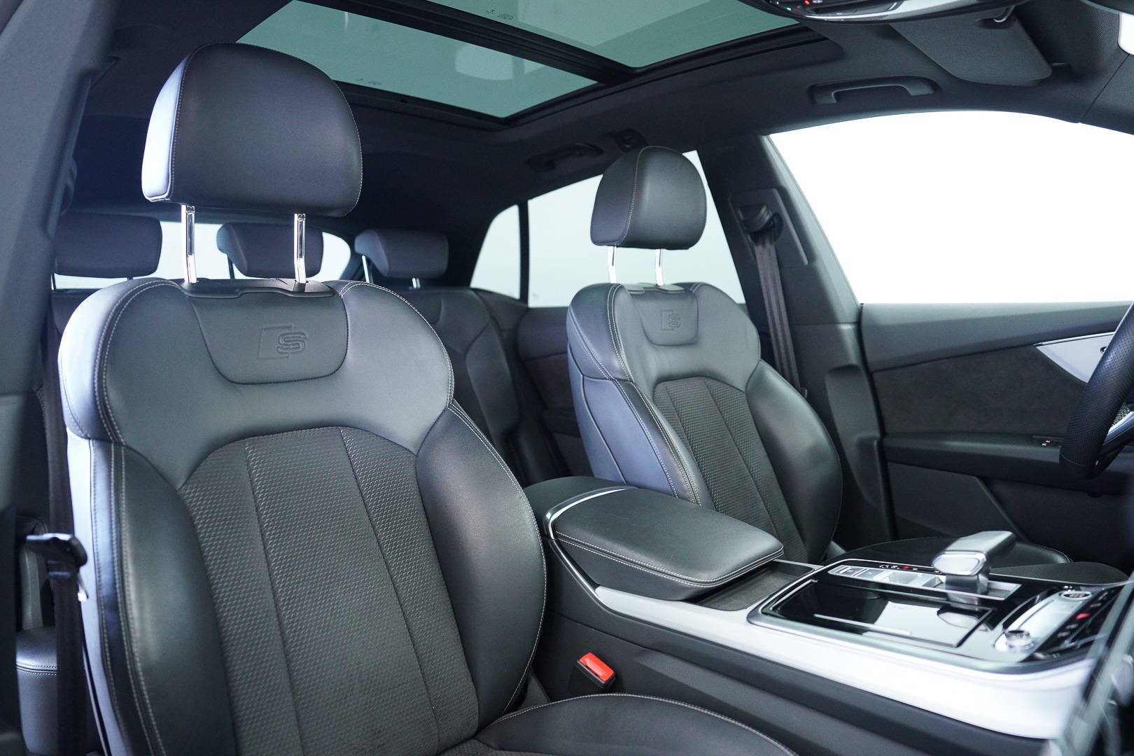 AUDI Q8 - Foto 23