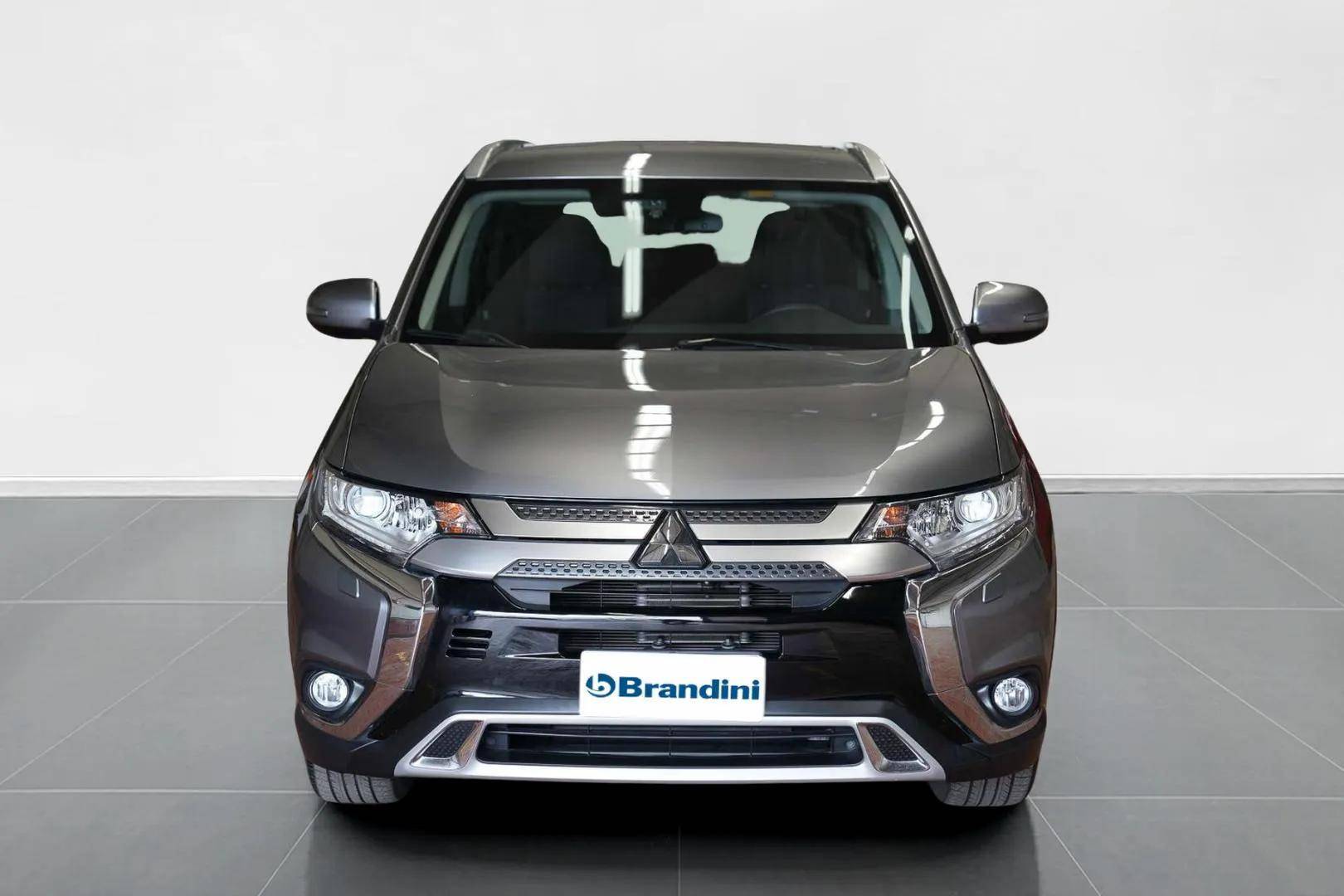 MITSUBISHI Outlander - Foto 2