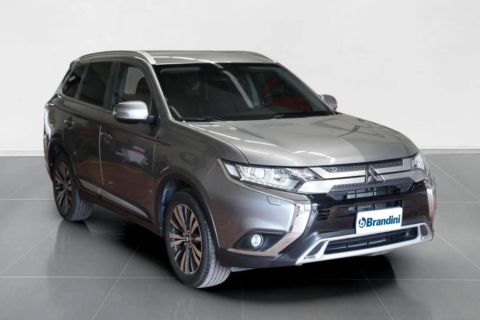 MITSUBISHI Outlander - Foto 3