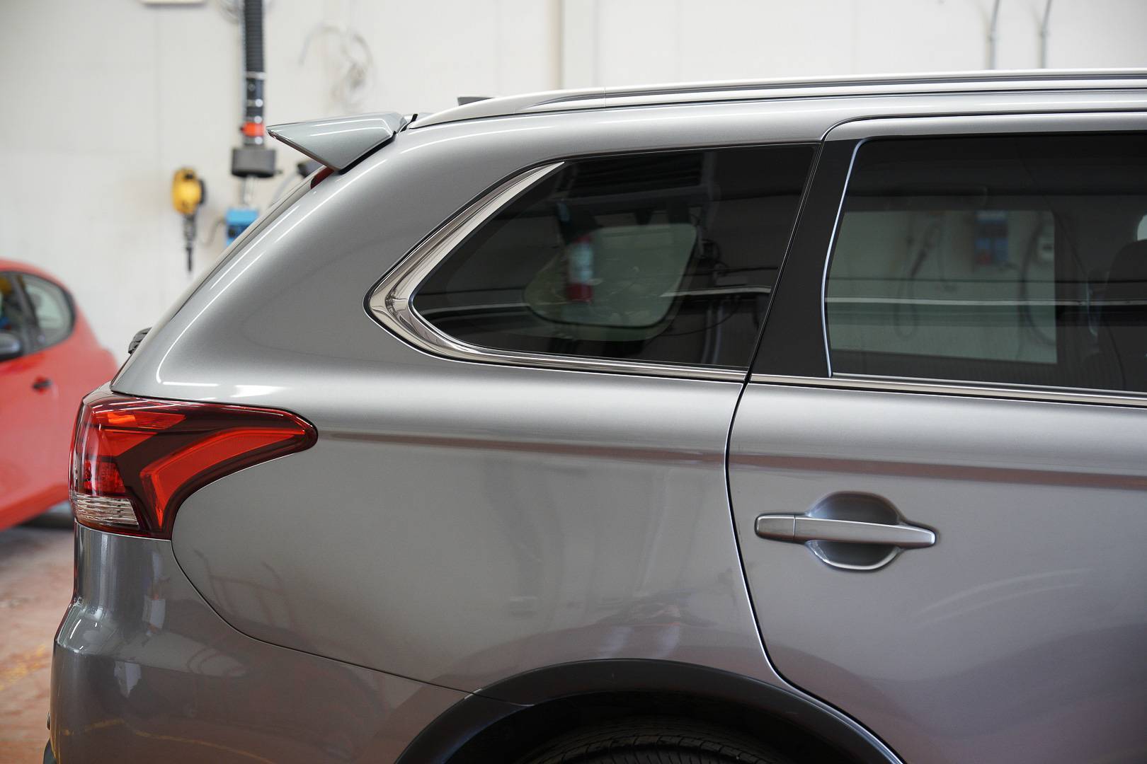 MITSUBISHI Outlander - Foto 6