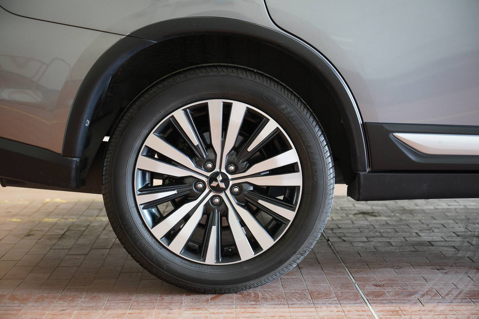 MITSUBISHI Outlander - Foto 7