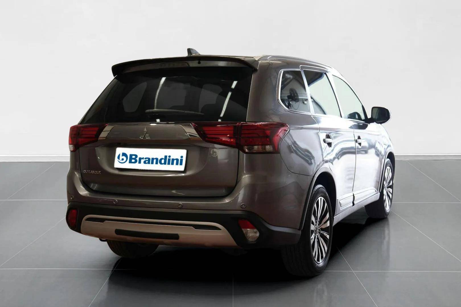 MITSUBISHI Outlander - Foto 8