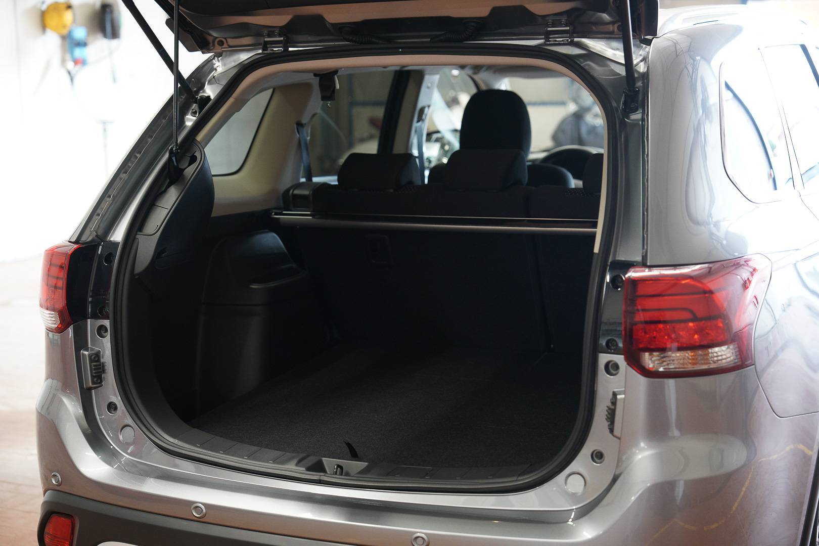 MITSUBISHI Outlander - Foto 9
