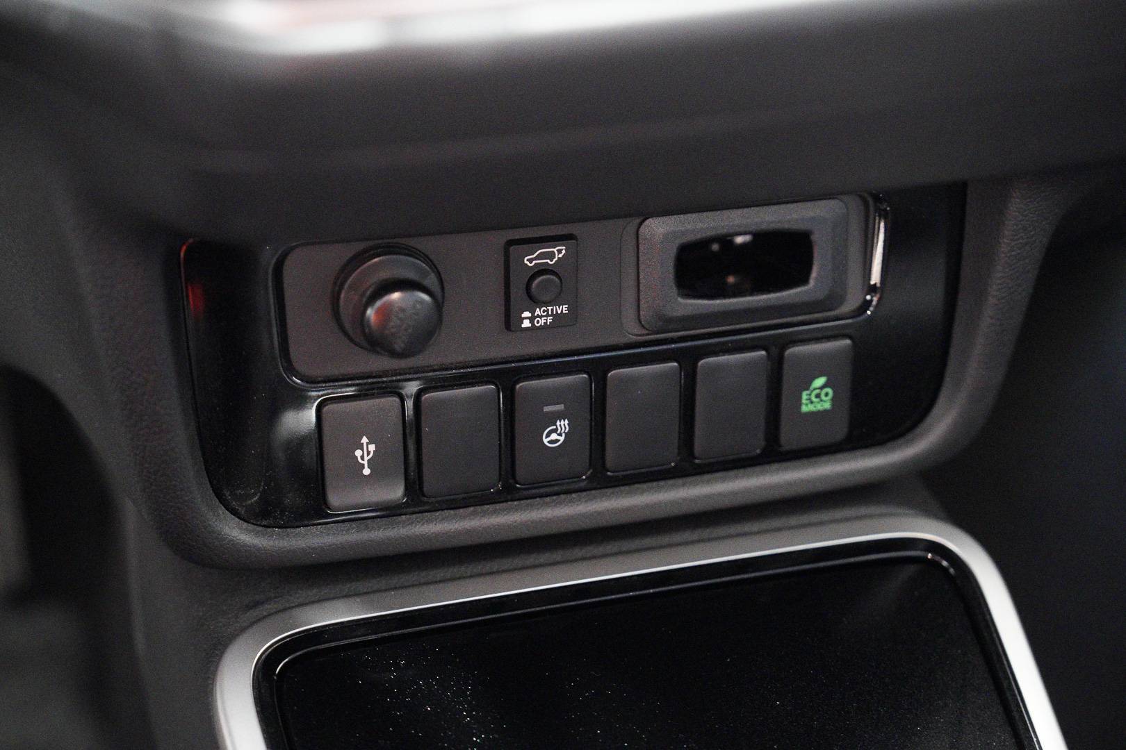 MITSUBISHI Outlander - Foto 18