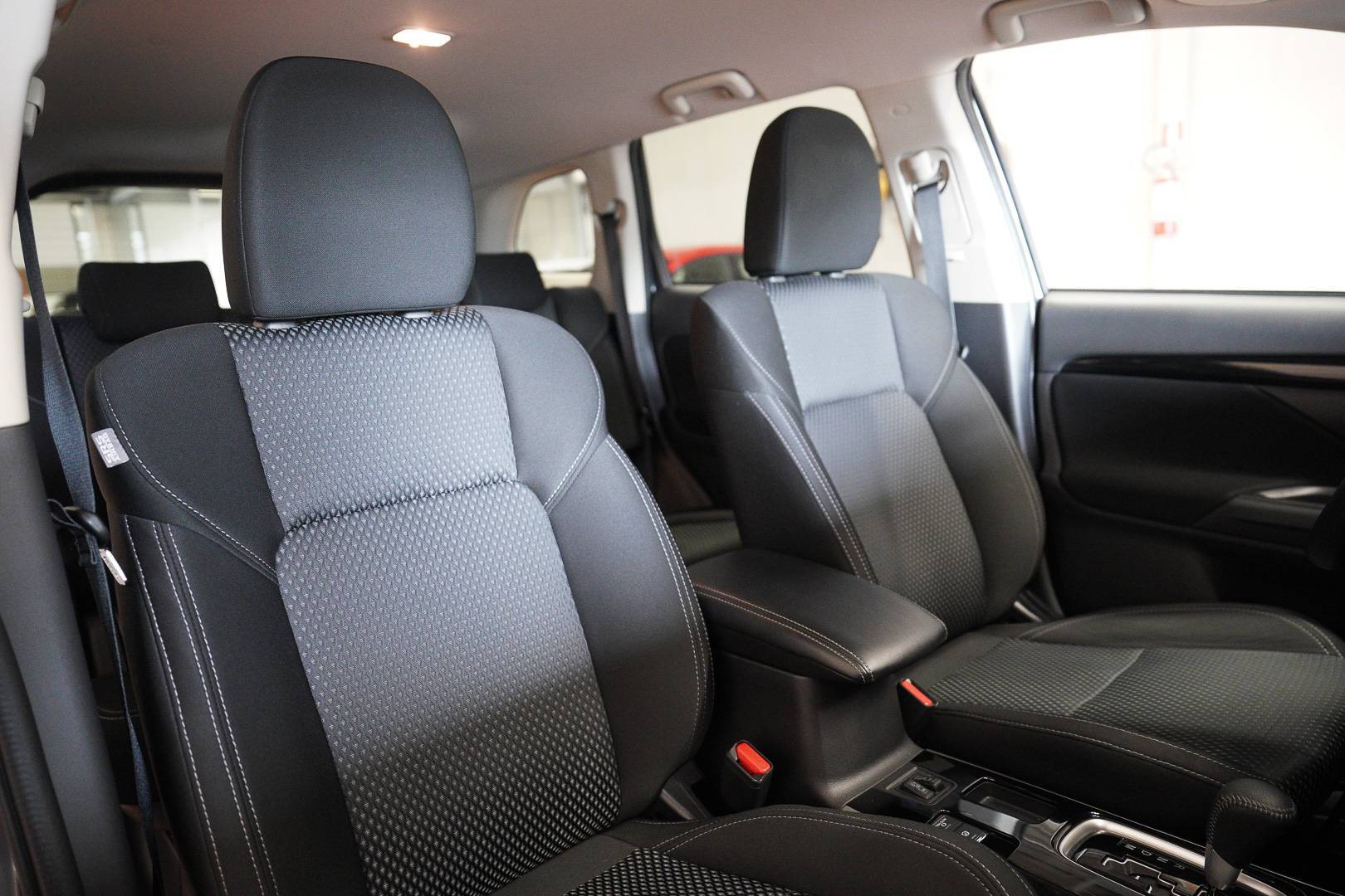 MITSUBISHI Outlander - Foto 20