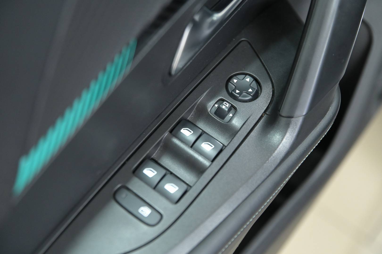 PEUGEOT 2008 - Foto 10