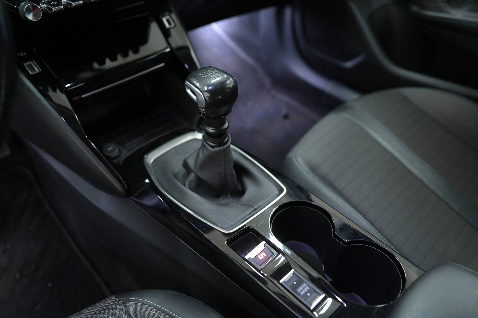 PEUGEOT 2008 - Foto 20
