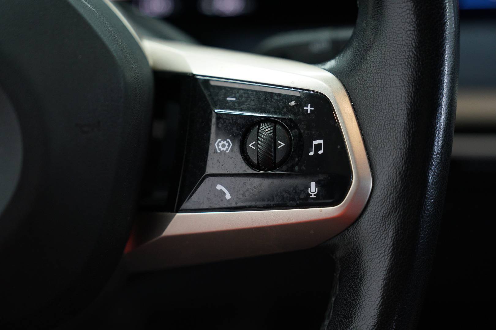 BMW iX - Foto 13
