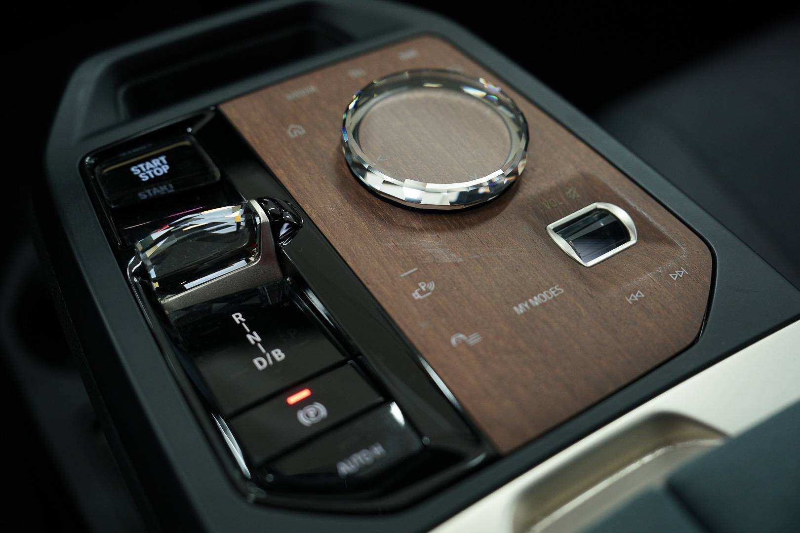 BMW iX - Foto 19