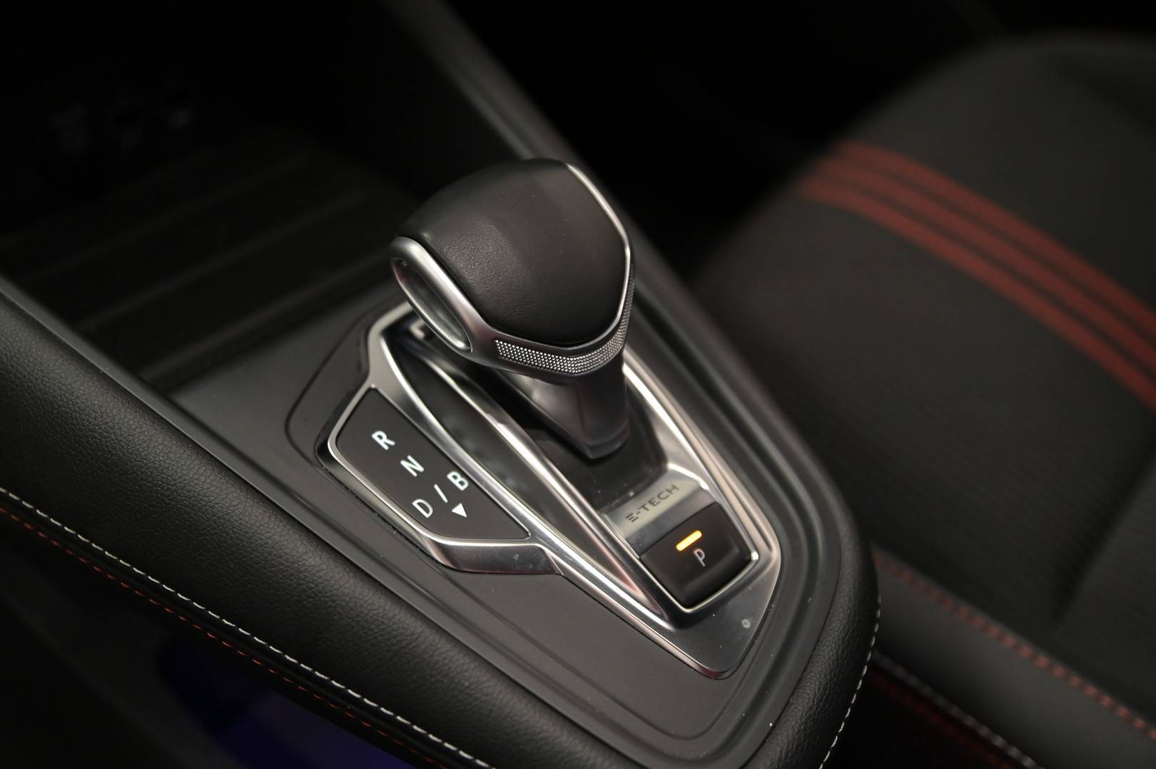 RENAULT Captur - Foto 22