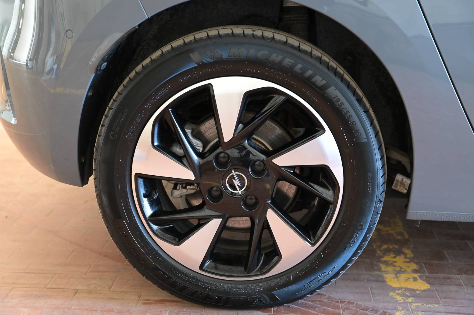 OPEL Corsa - Foto 7