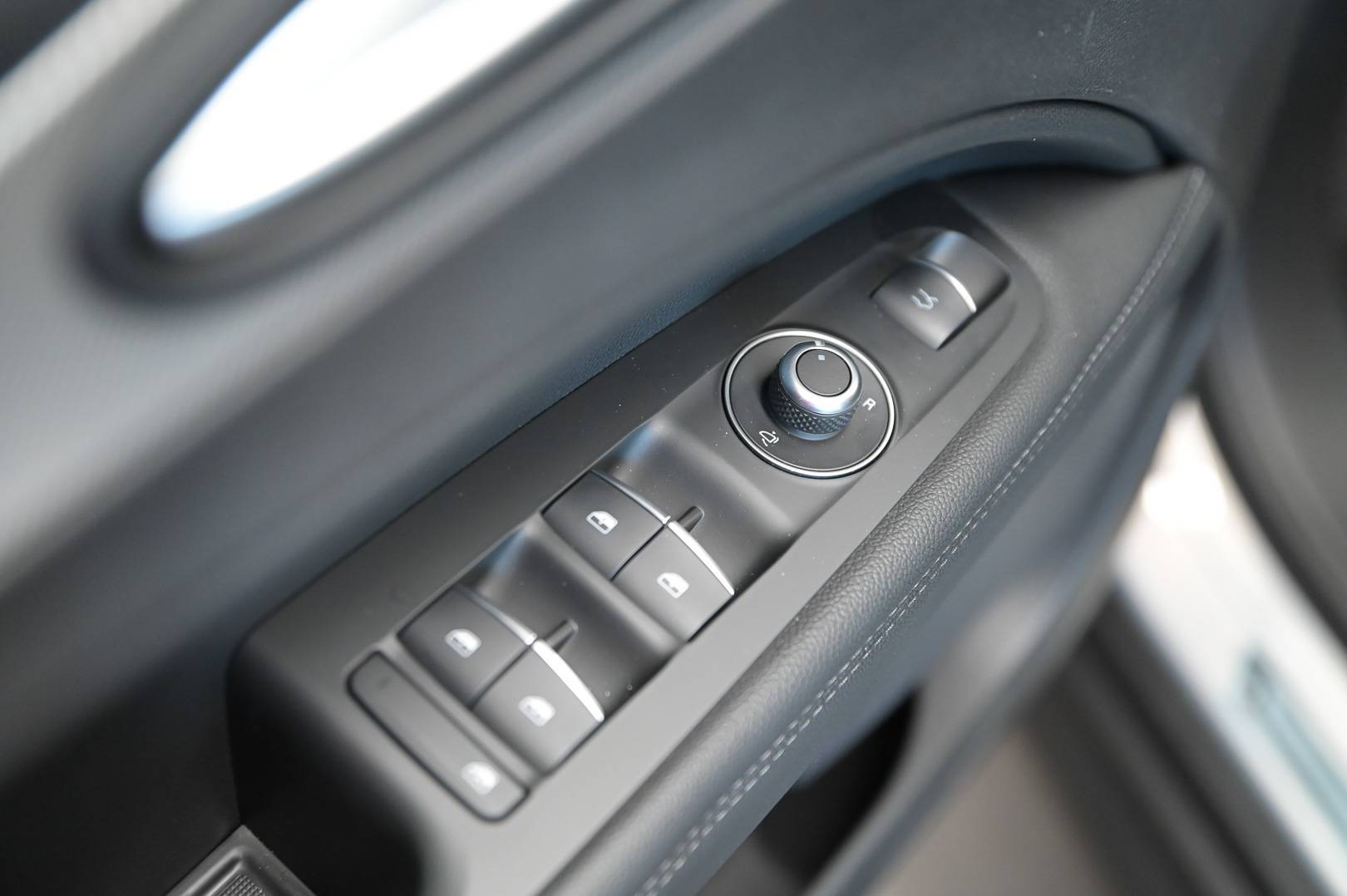 ALFA ROMEO Stelvio Stelvio 2.2 t Sprint Q4 210cv auto usata in pronta consegna - Brandini