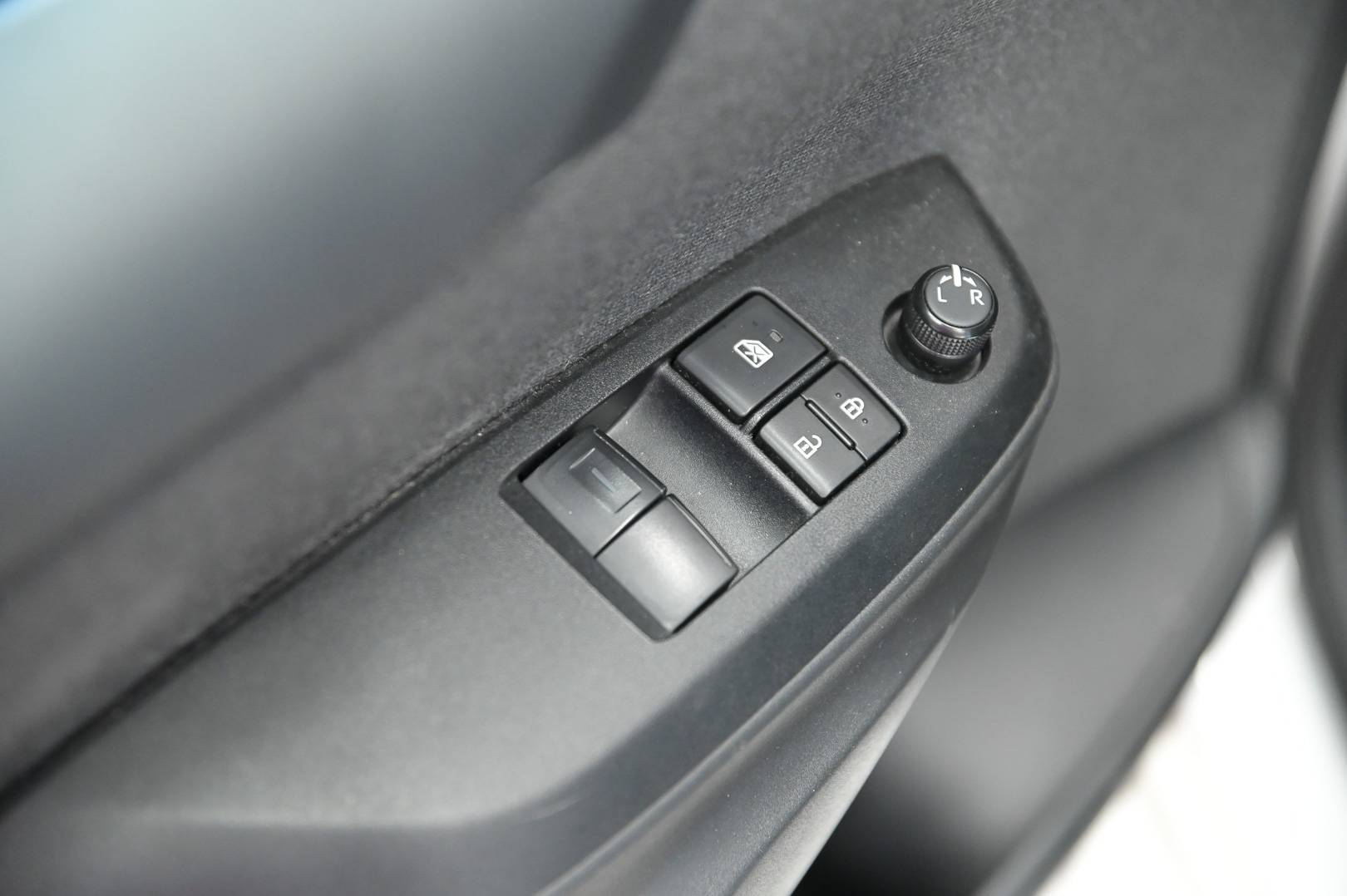 TOYOTA Yaris - Foto 10