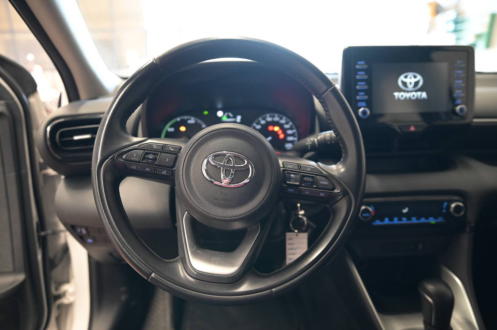 TOYOTA Yaris - Foto 16