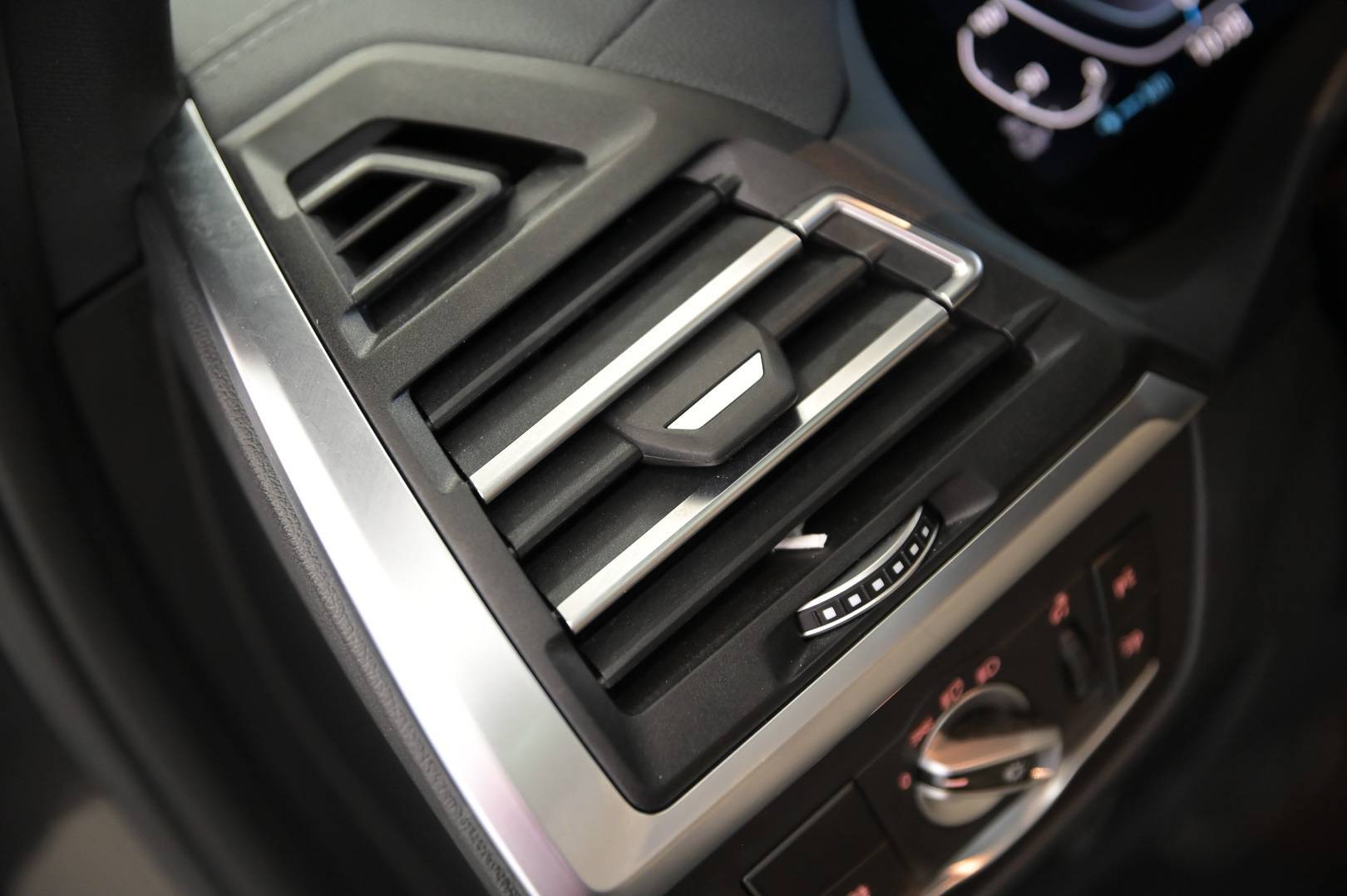 BMW iX3 - Foto 13