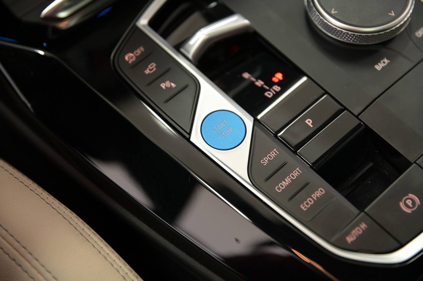 BMW iX3 - Foto 17