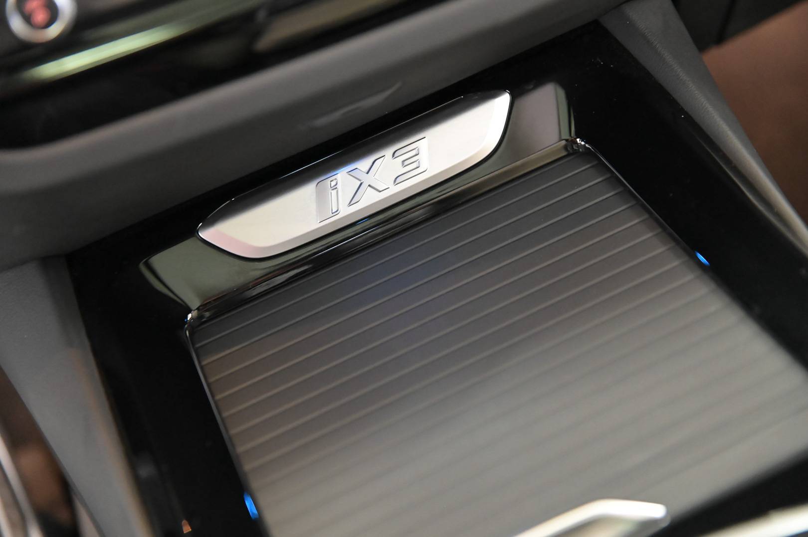 BMW iX3 - Foto 25
