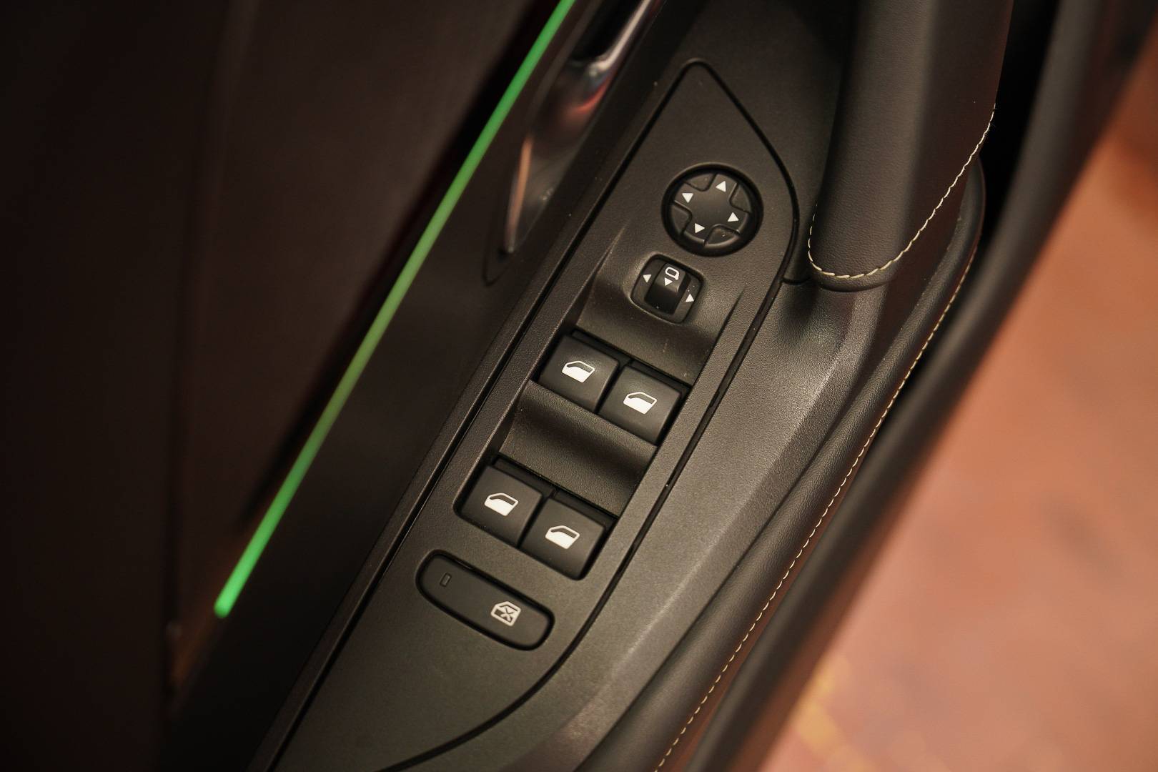 PEUGEOT 2008 - Foto 10