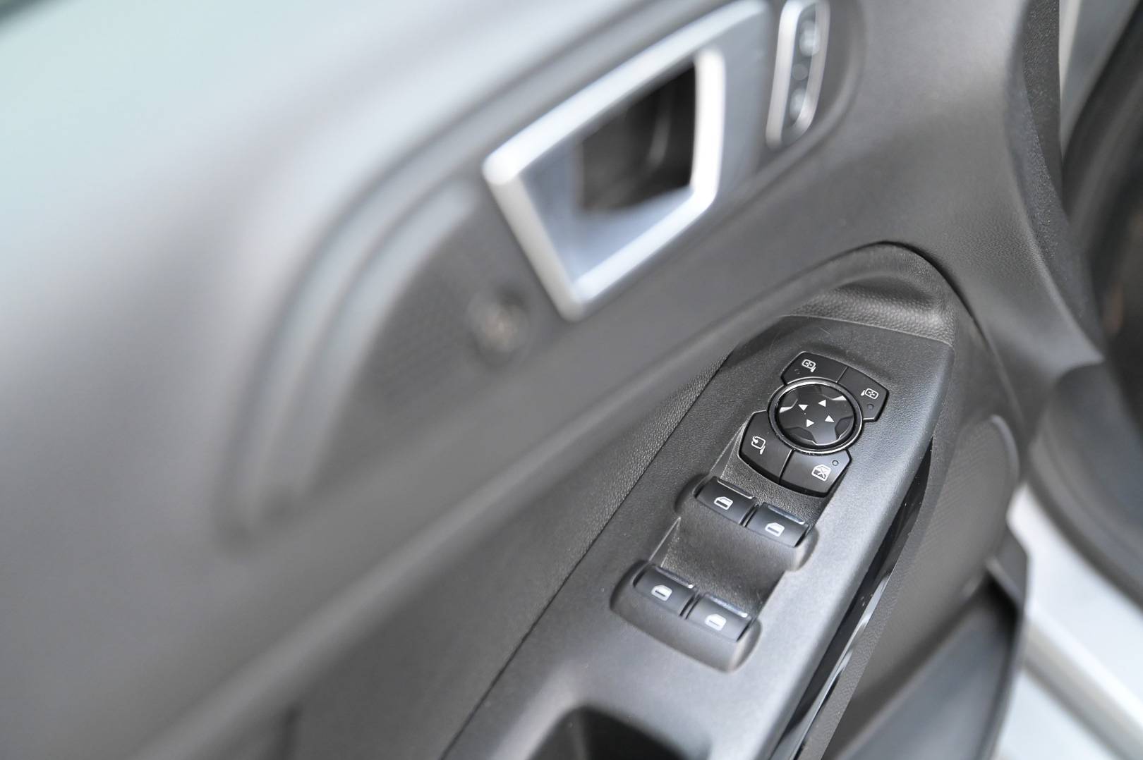 FORD EcoSport - Foto 12