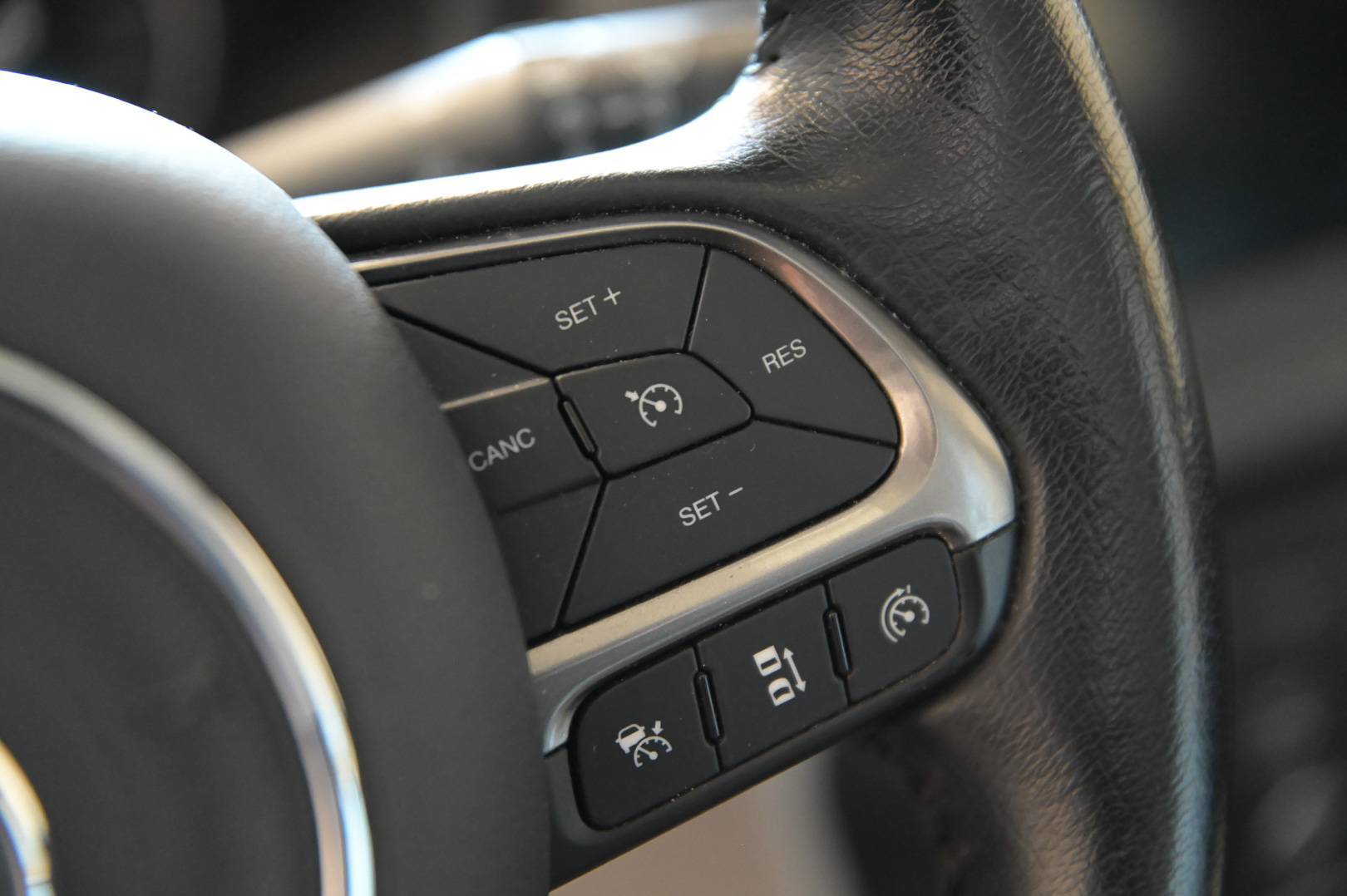 JEEP Renegade - Foto 17