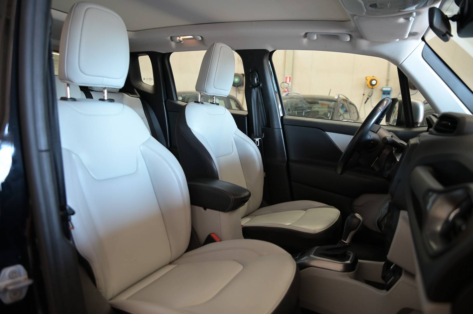 JEEP Renegade - Foto 25
